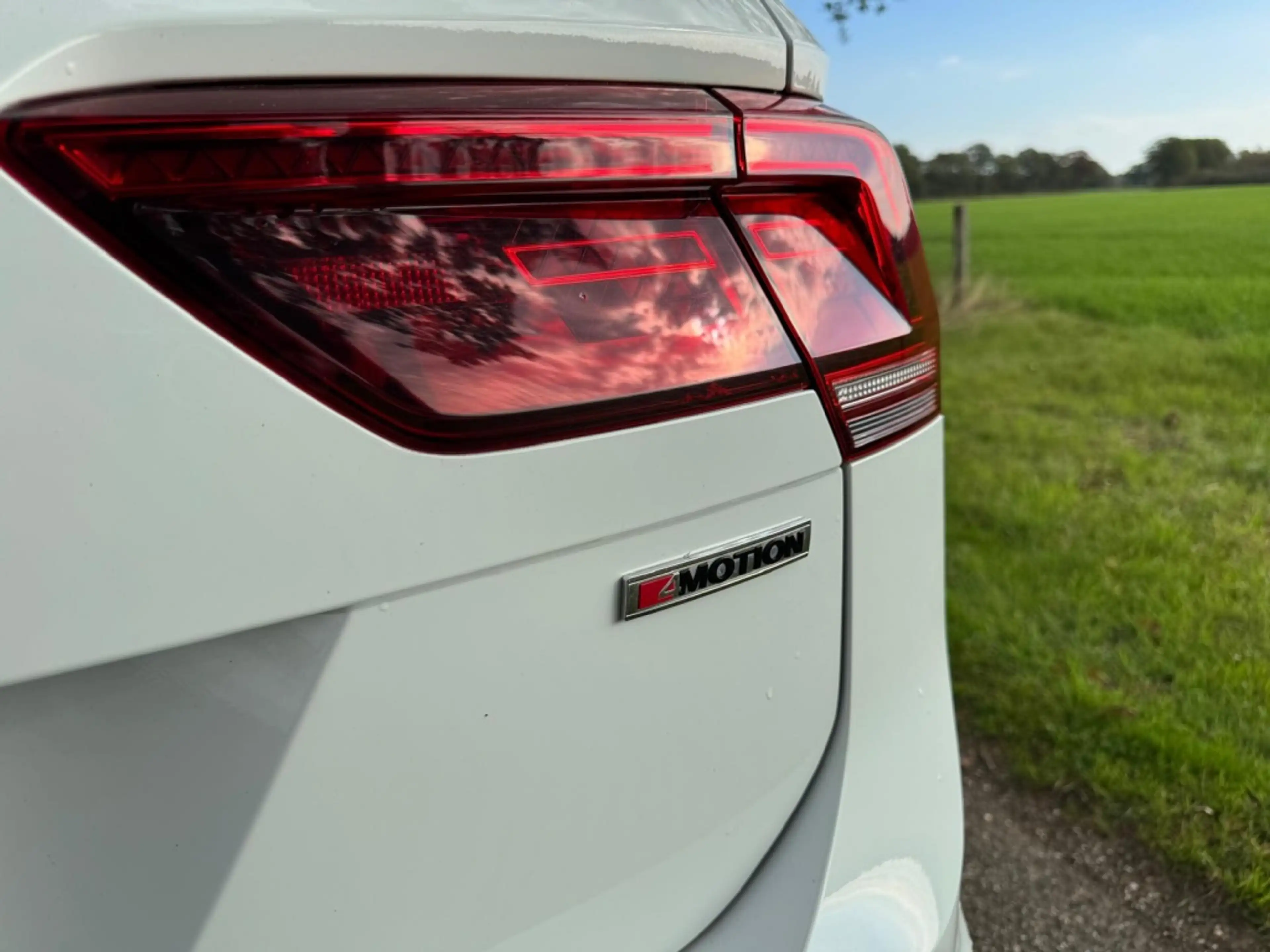 Volkswagen Tiguan 2.0 TSI 4Motion R-Line | Pano | 360 Camera | Leder — photo 9