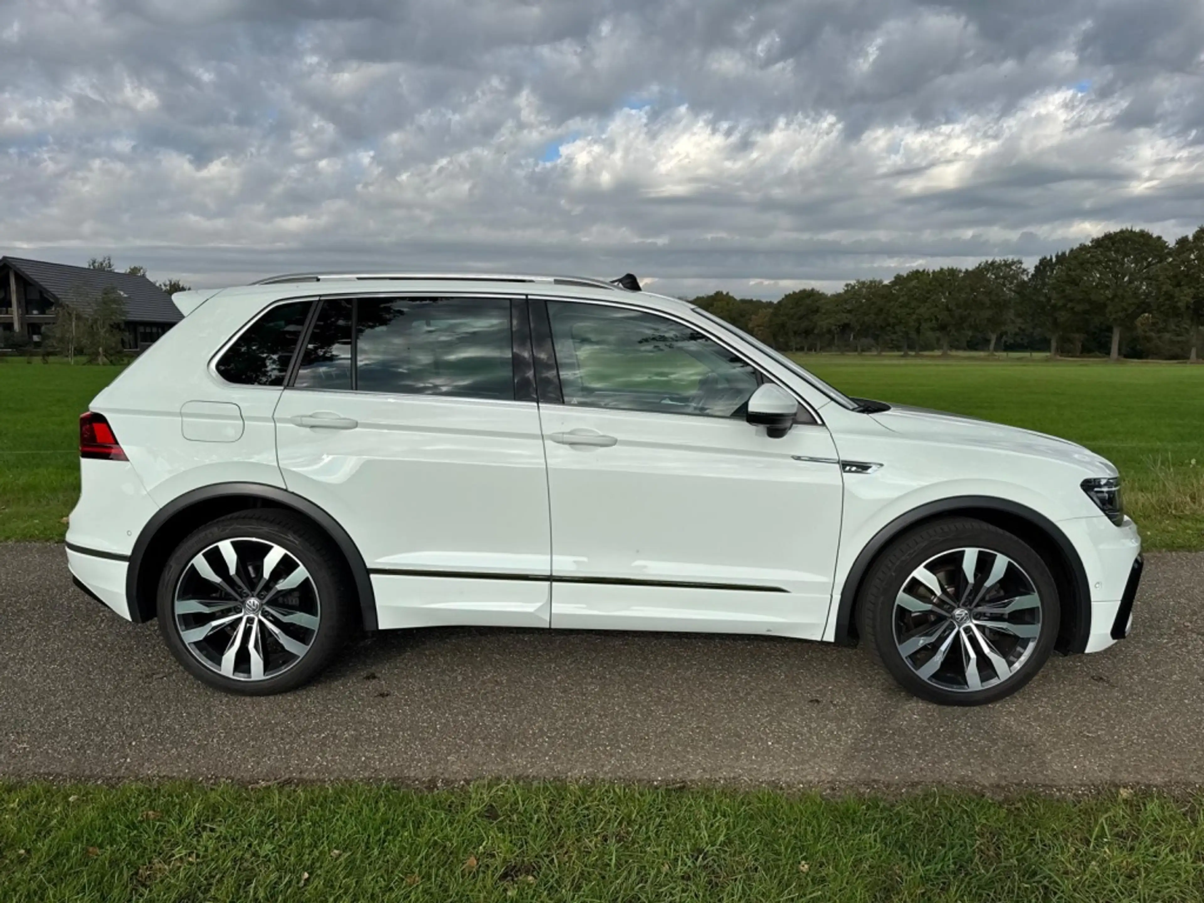 Volkswagen Tiguan 2.0 TSI 4Motion R-Line | Pano | 360 Camera | Leder — photo 6