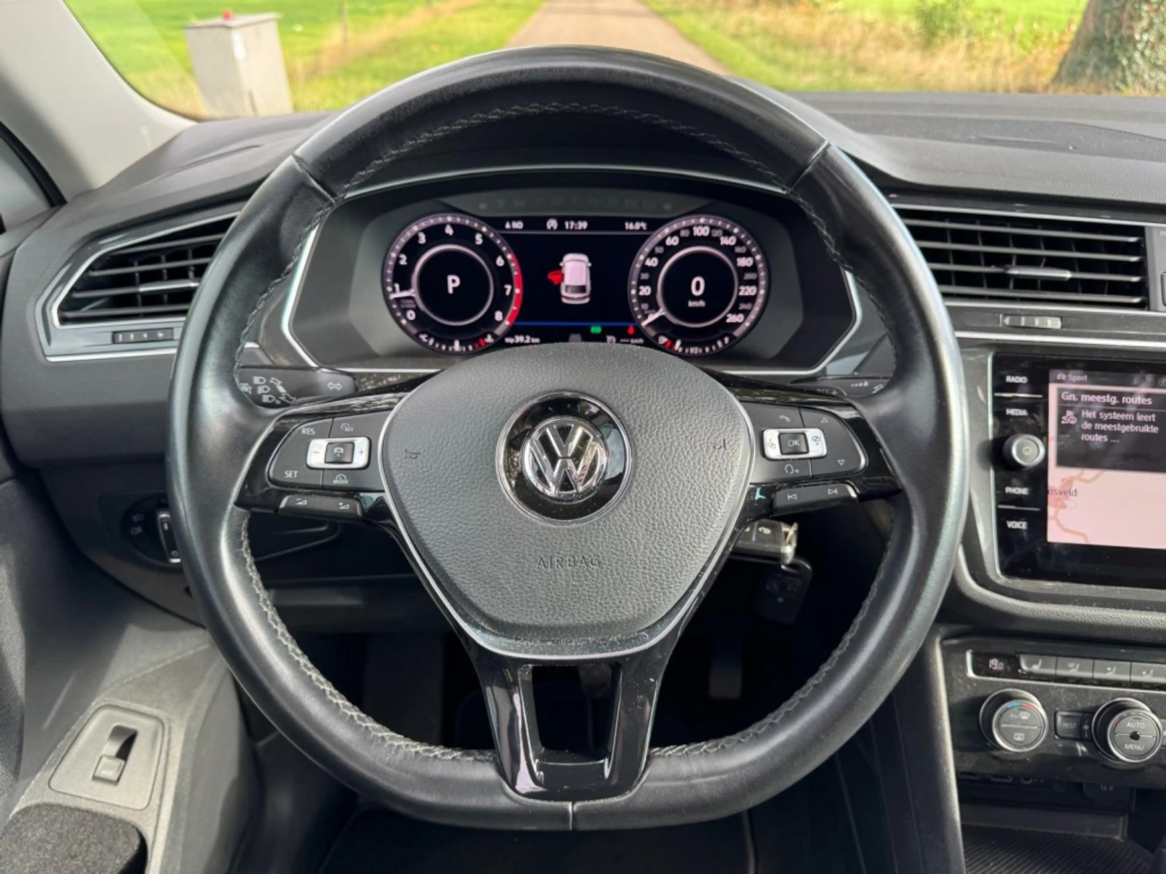 Volkswagen Tiguan 2.0 TSI 4Motion R-Line | Pano | 360 Camera | Leder — photo 22