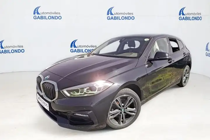 BMW Serie 1 118 i (F40) 2024