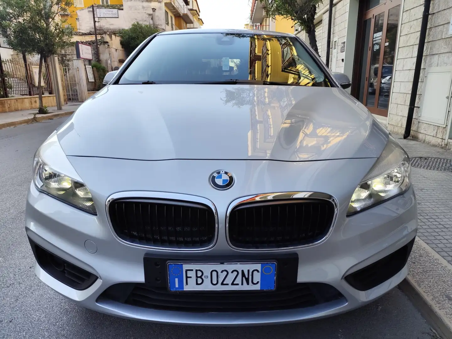 BMW 214d Active Tourer Advantage Gris - 2