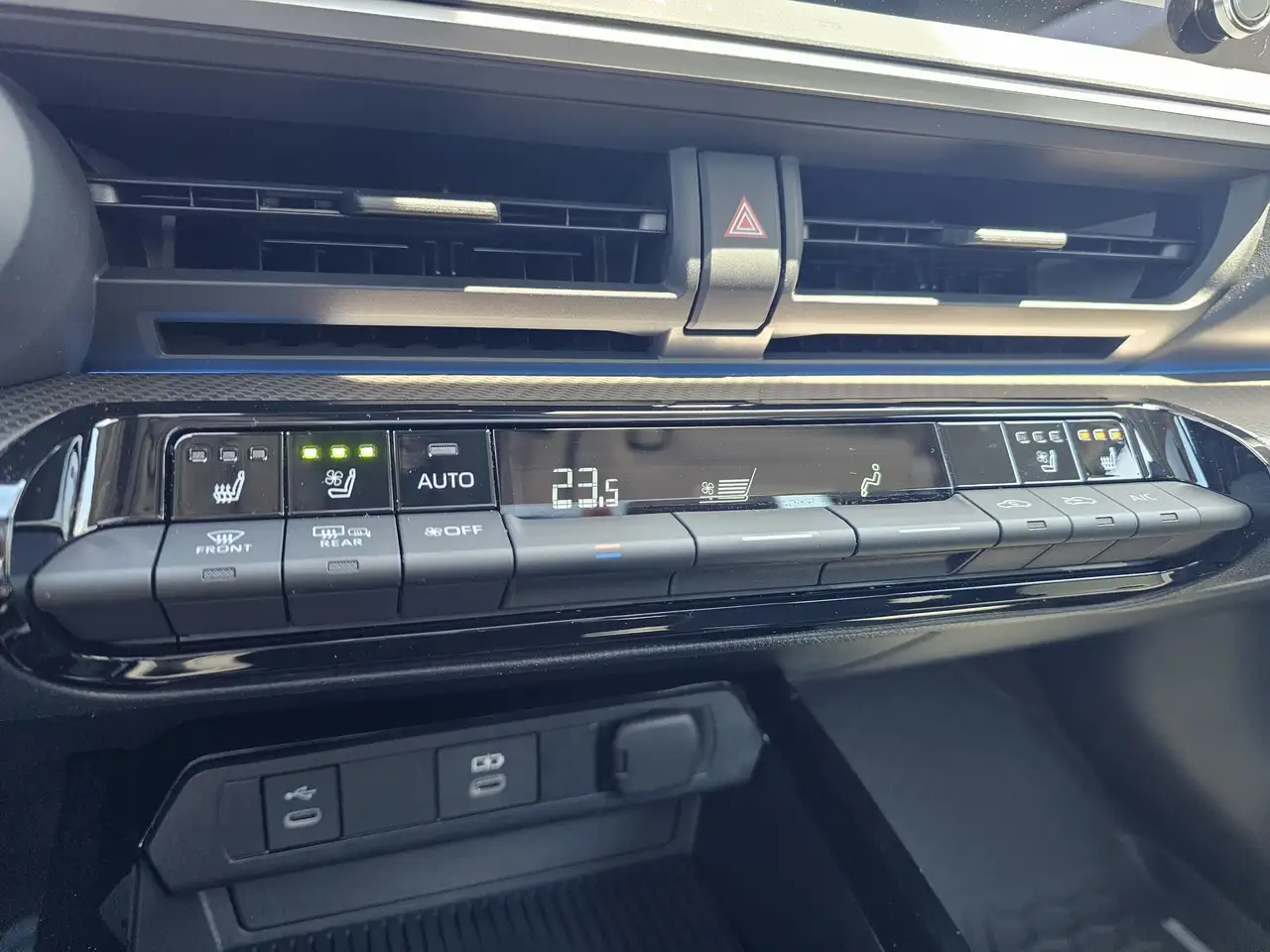 Toyota Prius снимка Toyota Prius