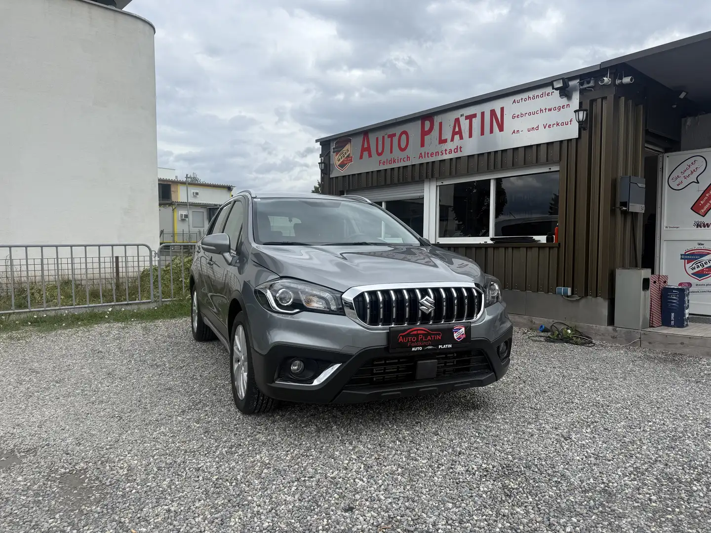 Suzuki SX4 S-Cross SX4 S-Cross 1,6 DDiS Traveller Plus Traveller Plus Grau - 1