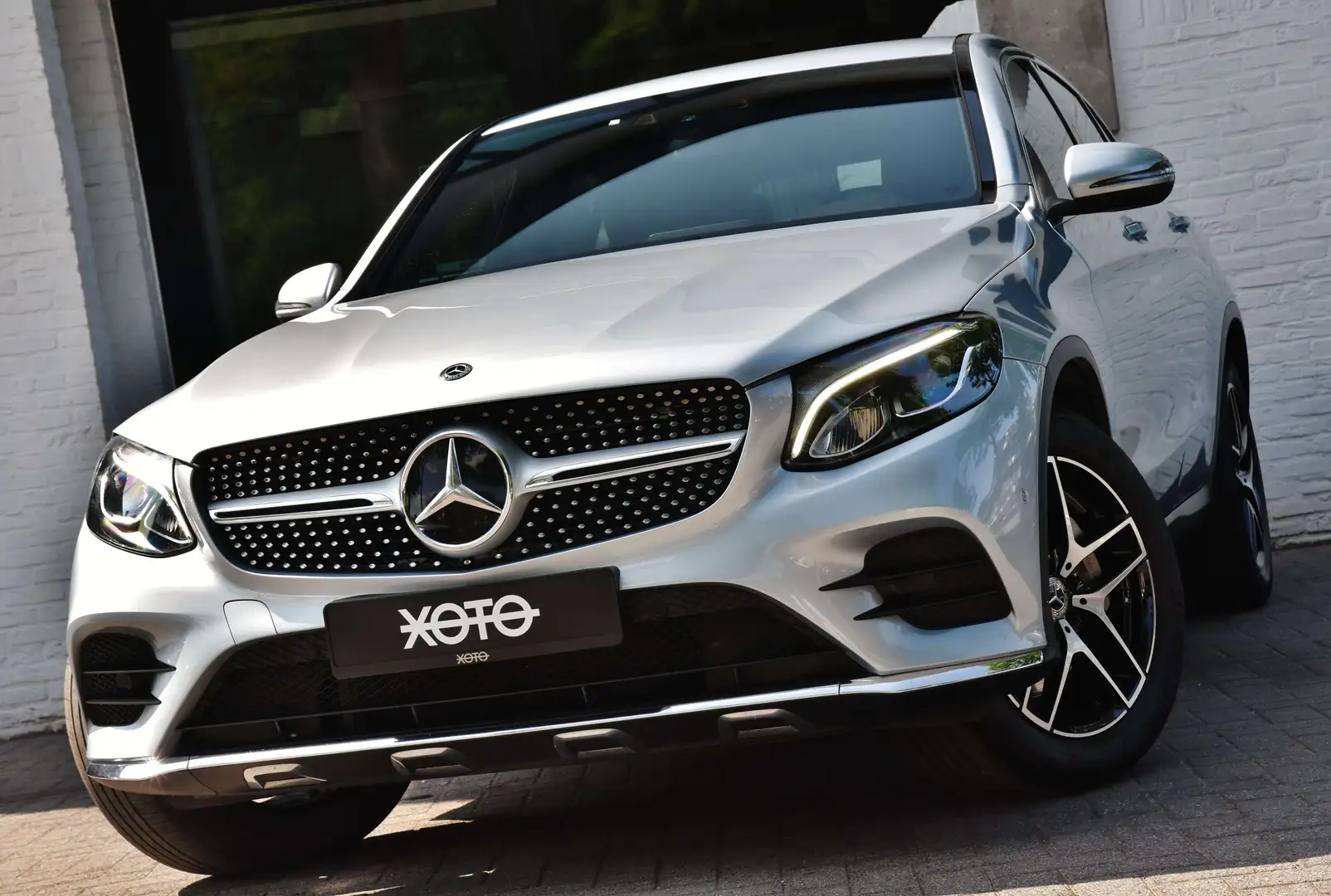 Mercedes-Benz GLC 250 D COUPE 4-MATIC AMG LINE *** TOP CONDITION *** Gris - 1