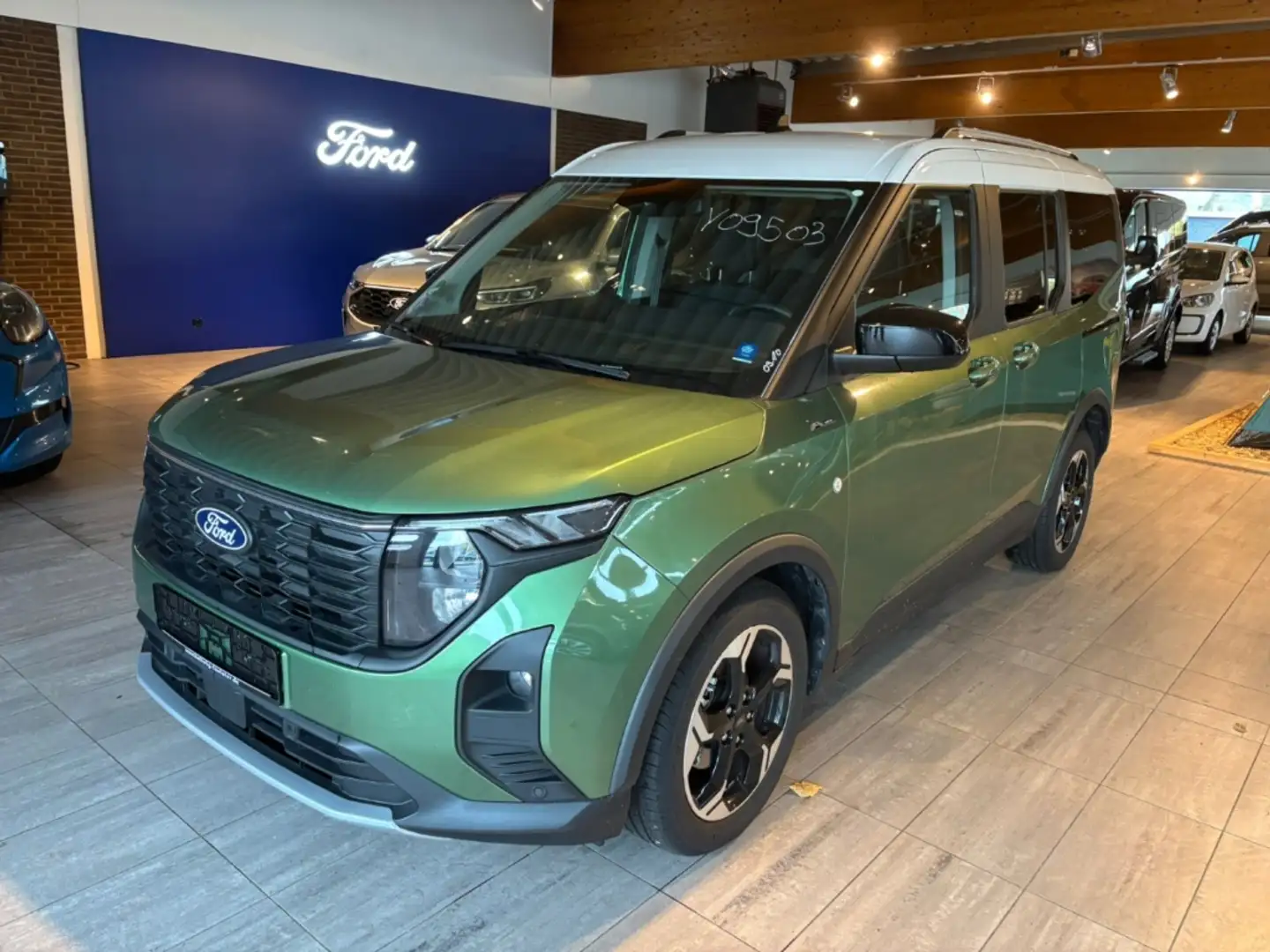 Ford Tourneo Courier ACTIVE NAVI / WINTER-PAKET 2 Grün - 2