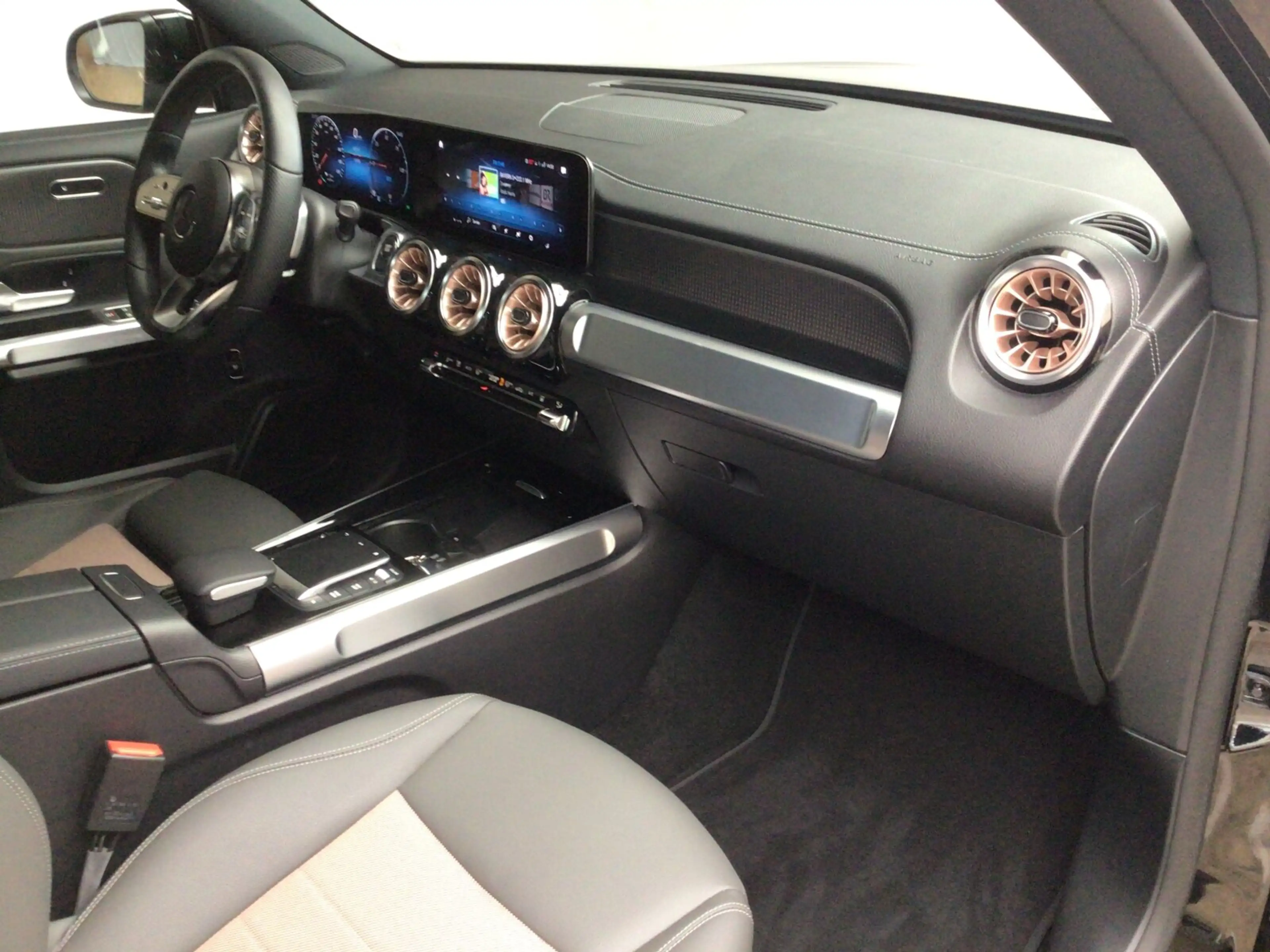 Mercedes-Benz EQB 350 EQB 350 4MATIC Advanced/Eletric Art/Totwinkel/LED — photo 12