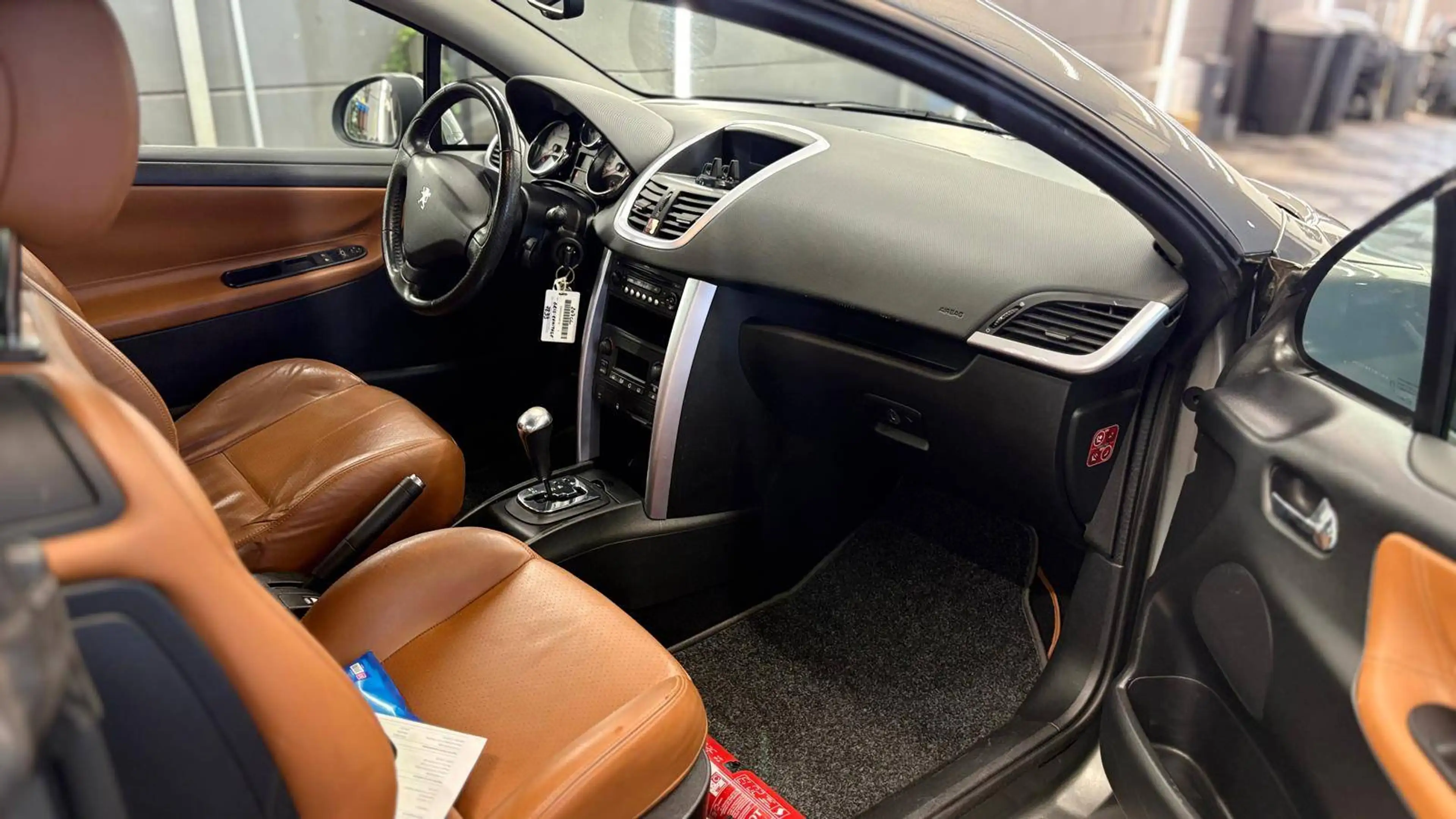 Peugeot 207 cc Cabrio 1.6i AUTOMATIQUE bj. 2007 135.189km — photo 15