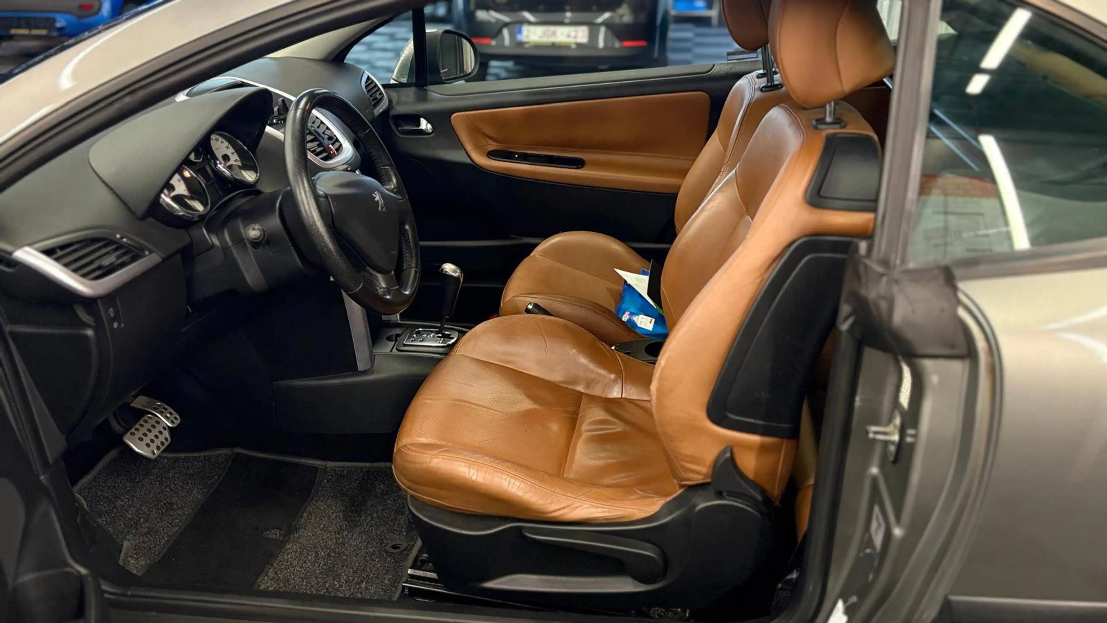 Peugeot 207 cc Cabrio 1.6i AUTOMATIQUE bj. 2007 135.189km — photo 14