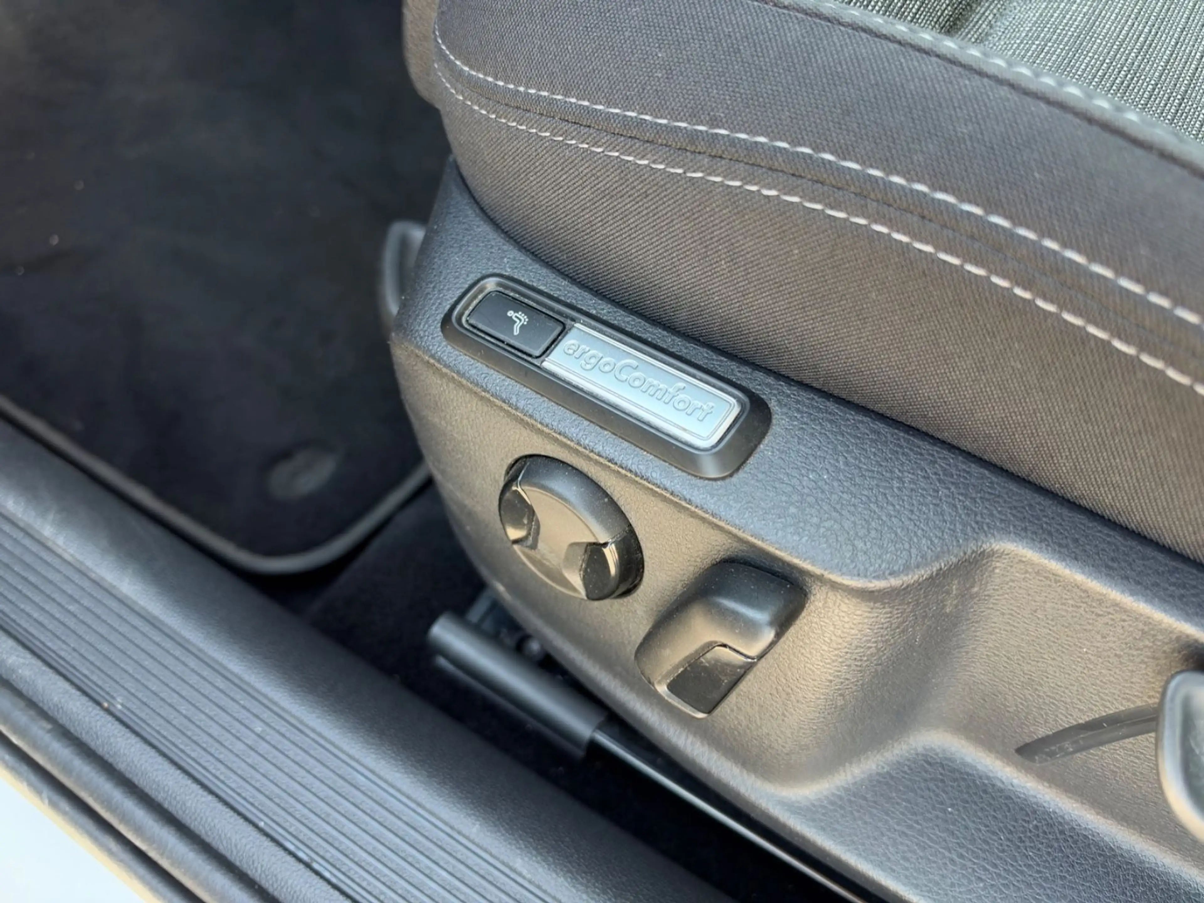 Volkswagen Passat Variant Business *Virtual*LED*Massage*AHK — photo 15
