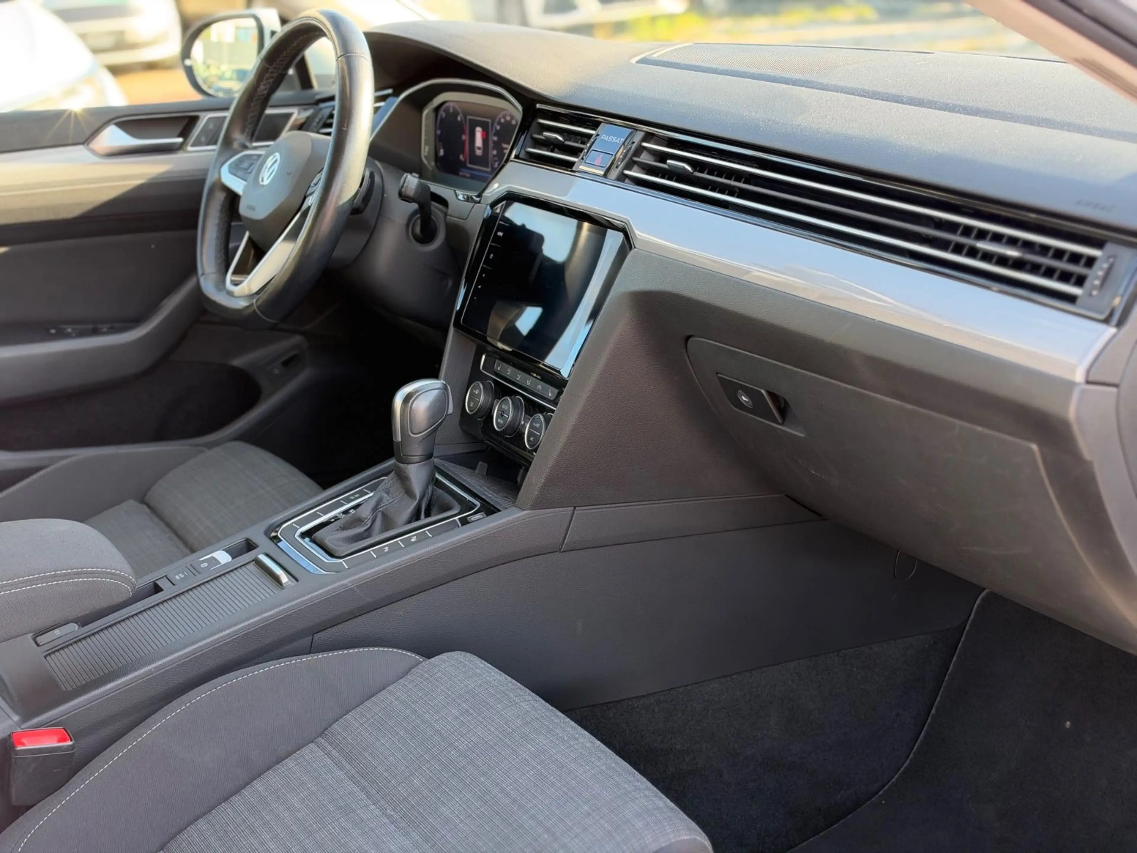 Volkswagen Passat Variant Business *Virtual*LED*Massage*AHK — photo 11