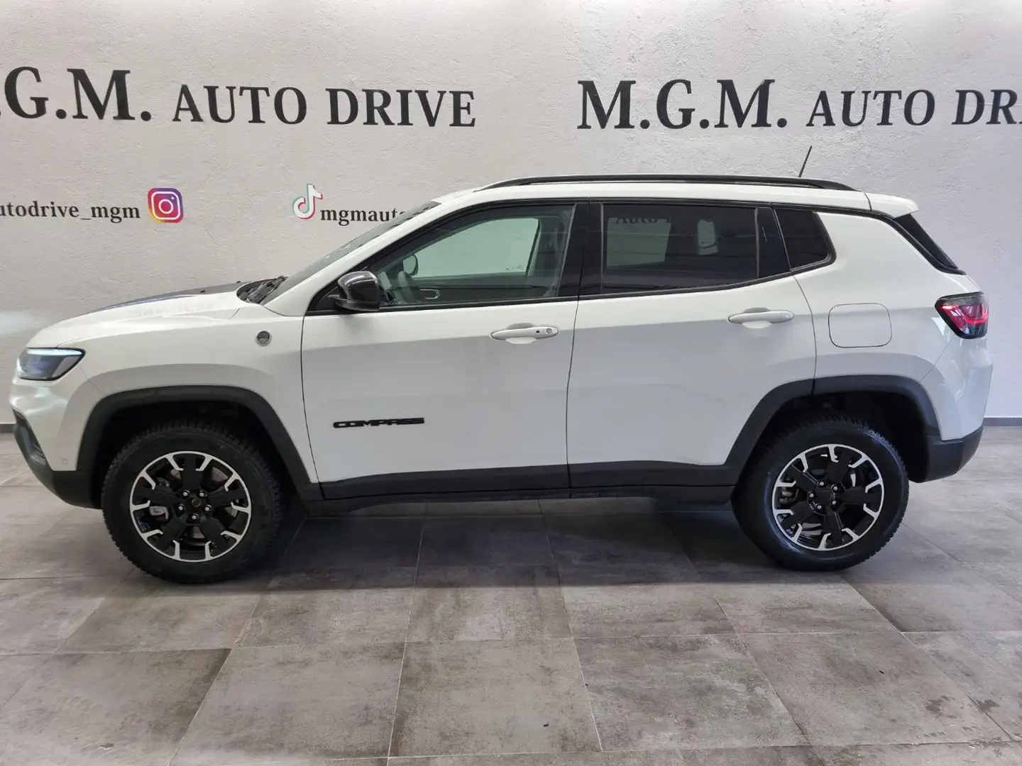 Jeep Compass 1.3 Turbo T4 240 CV PHEV AT6 4xe Trailhawk White - 2