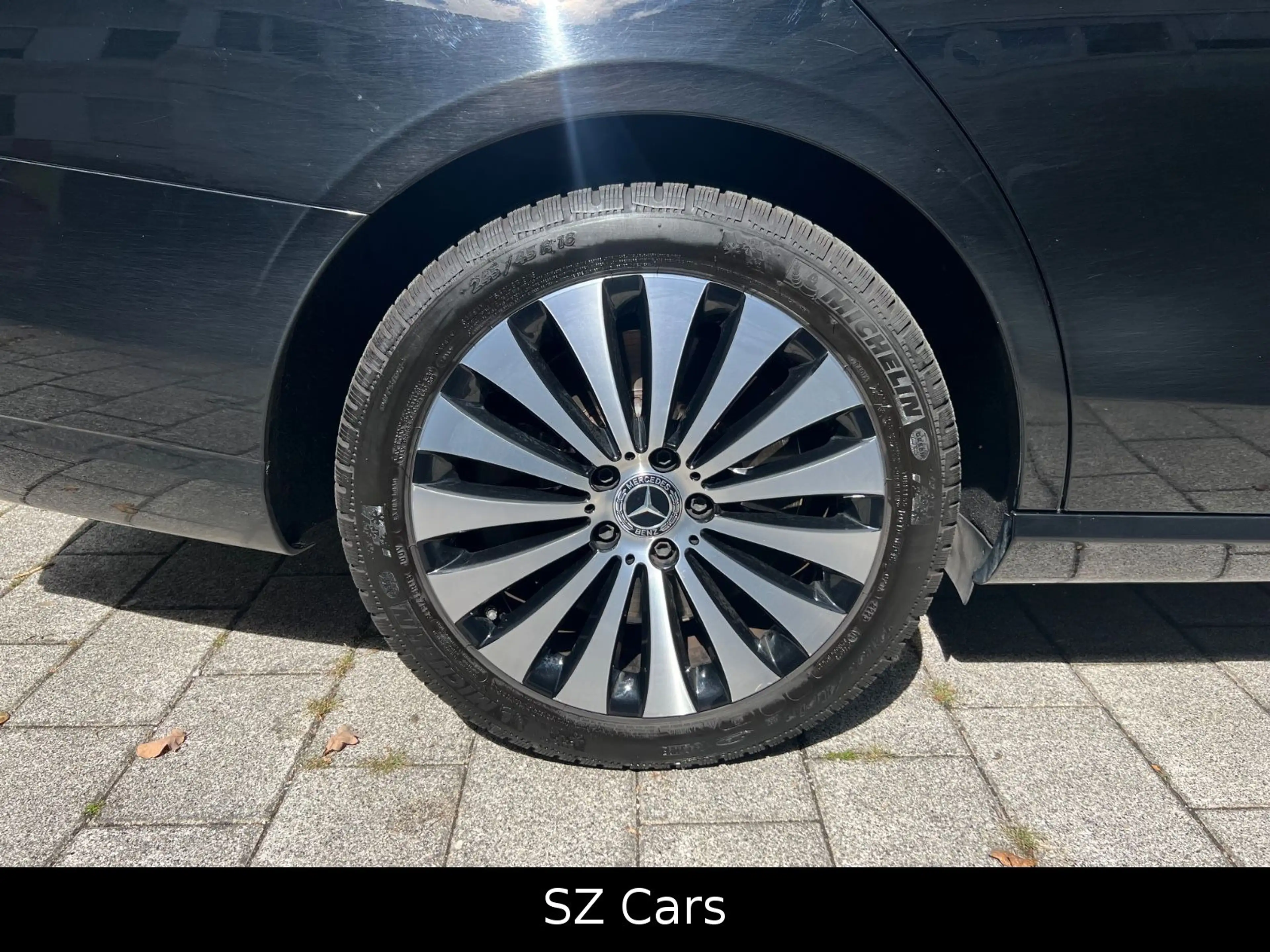 Mercedes-Benz E 450 Limousine 4Matic — photo 13
