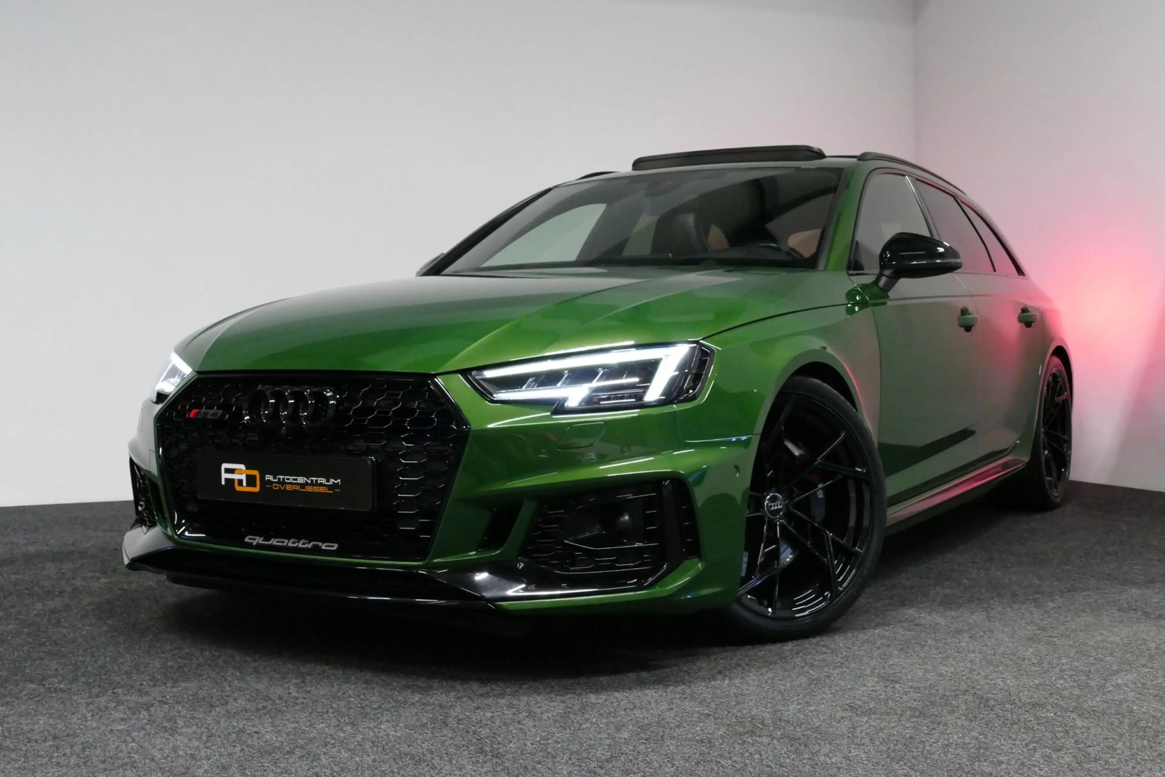 Audi RS4 A4 Avant 2.9 TFSI quattro / RS-Sportuitlaat / Pano — photo 3