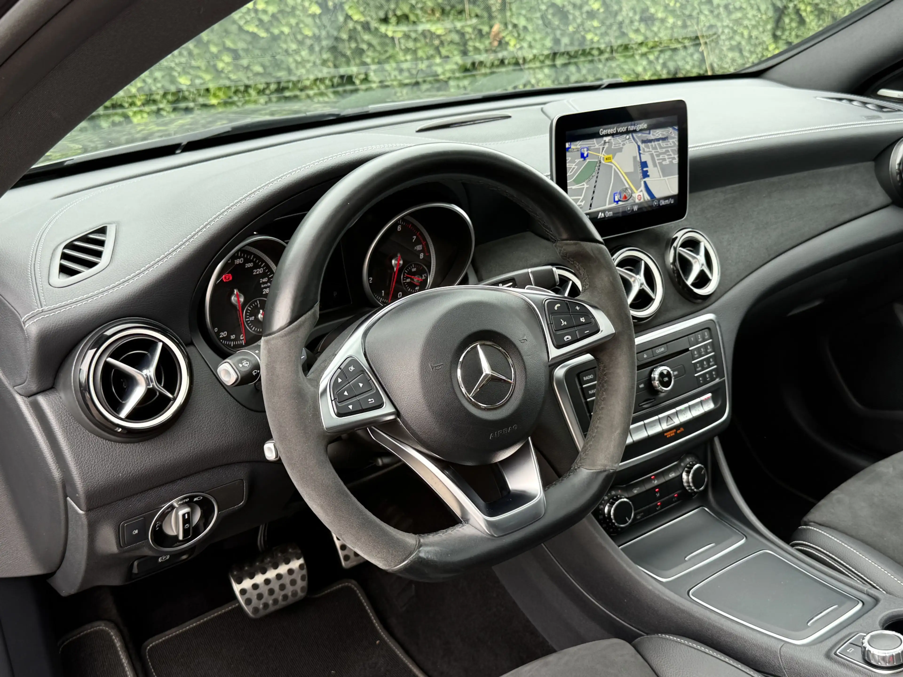 Mercedes-Benz CLA 200 Shooting Brake AMG I Edition I Pano I H&K — photo 9