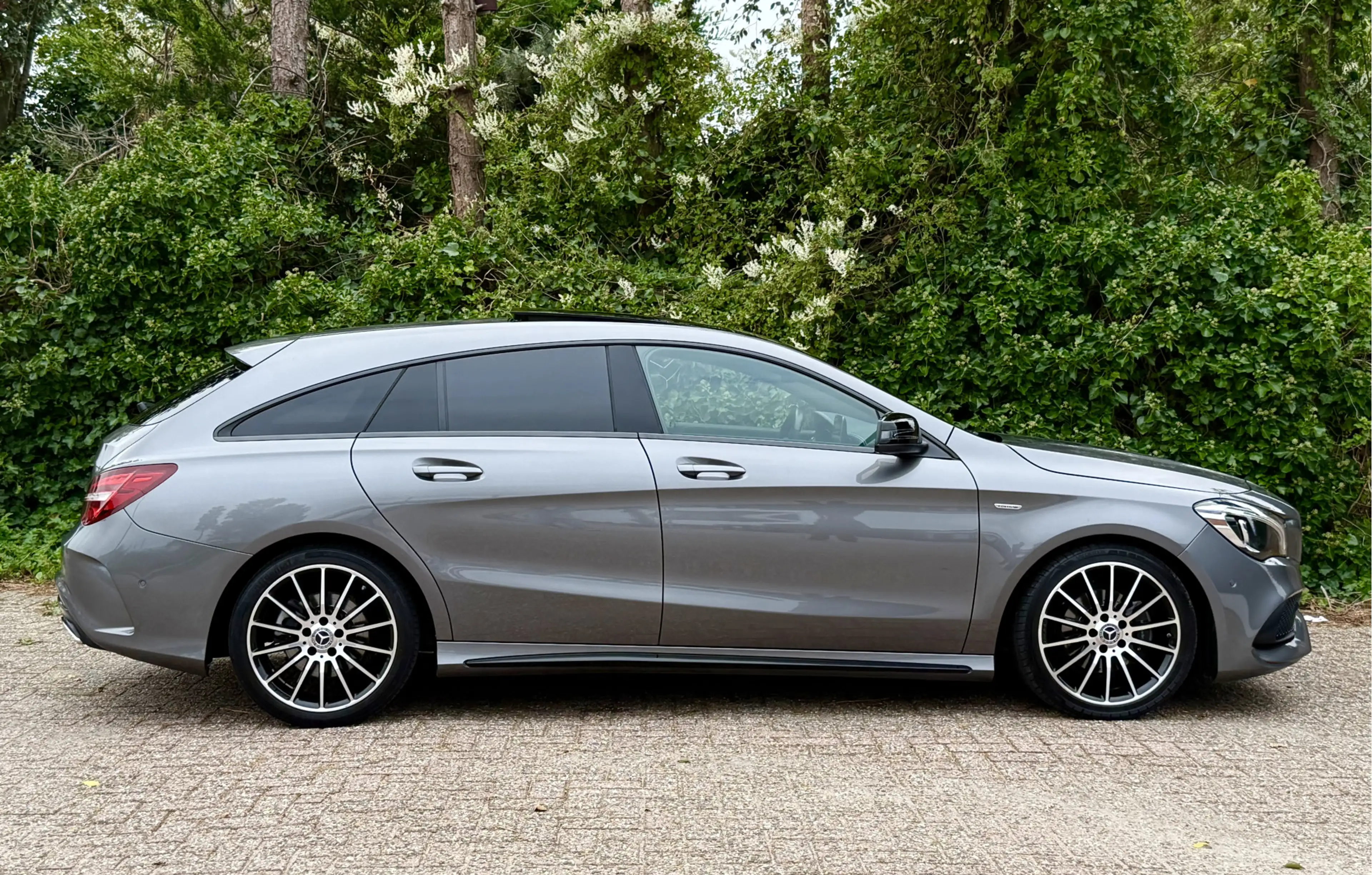 Mercedes-Benz CLA 200 Shooting Brake AMG I Edition I Pano I H&K — photo 17