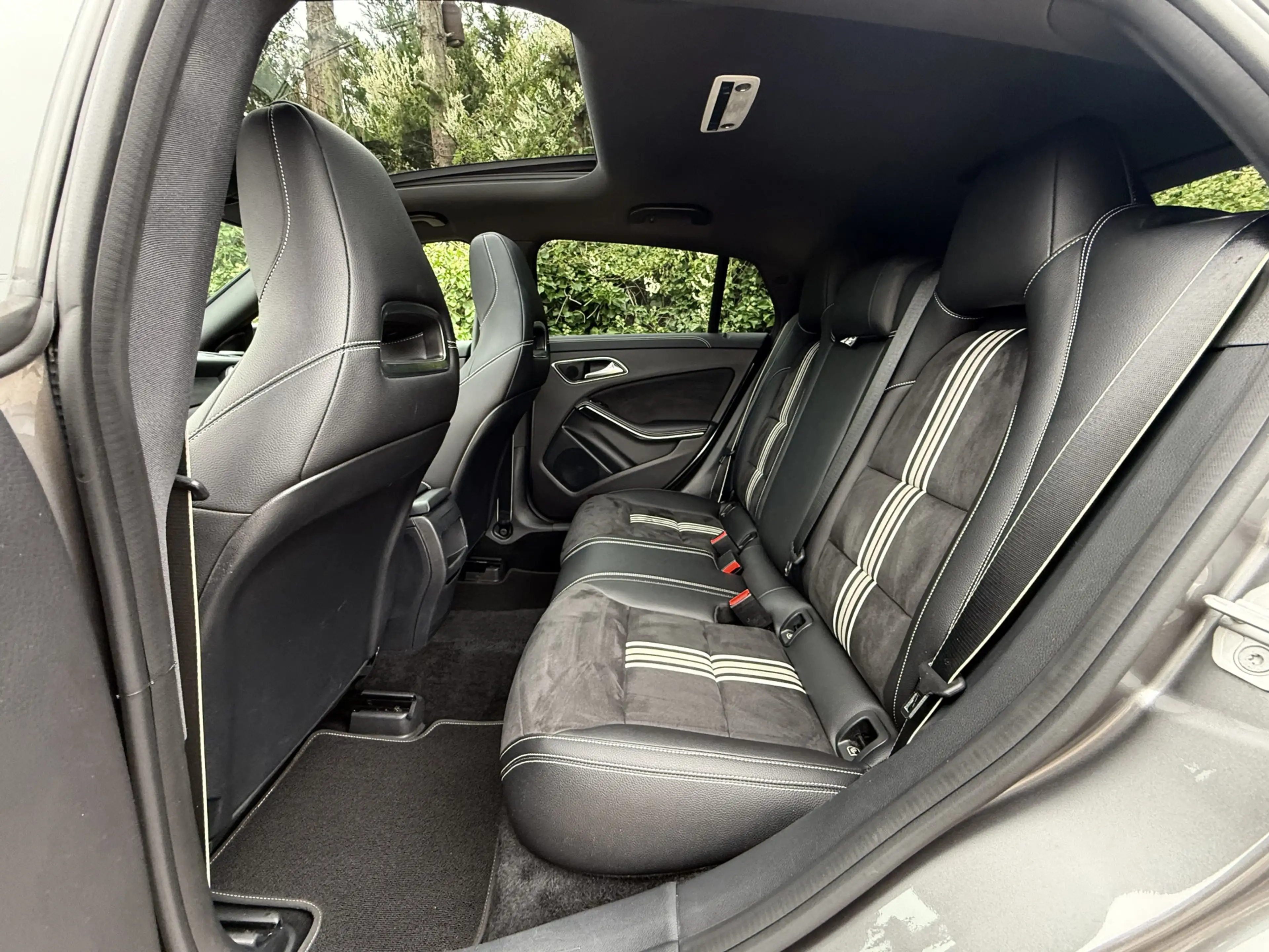 Mercedes-Benz CLA 200 Shooting Brake AMG I Edition I Pano I H&K — photo 12
