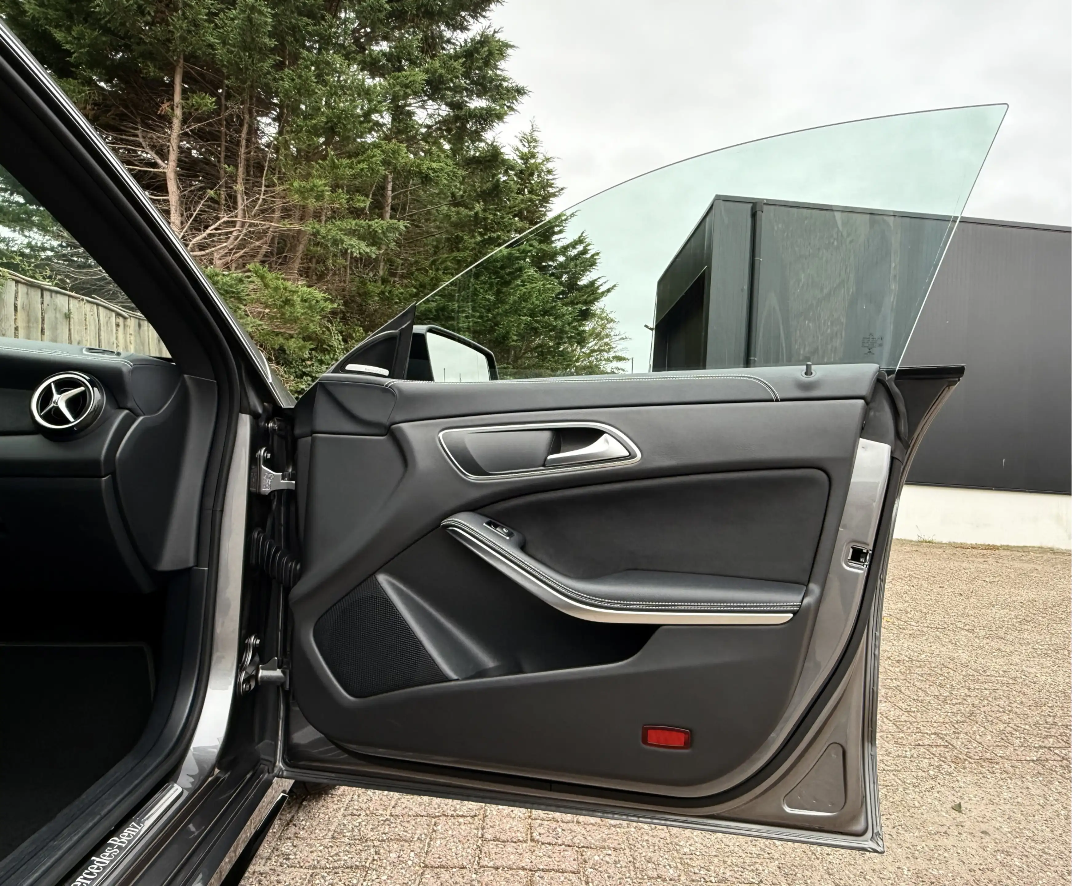 Mercedes-Benz CLA 200 Shooting Brake AMG I Edition I Pano I H&K — photo 30
