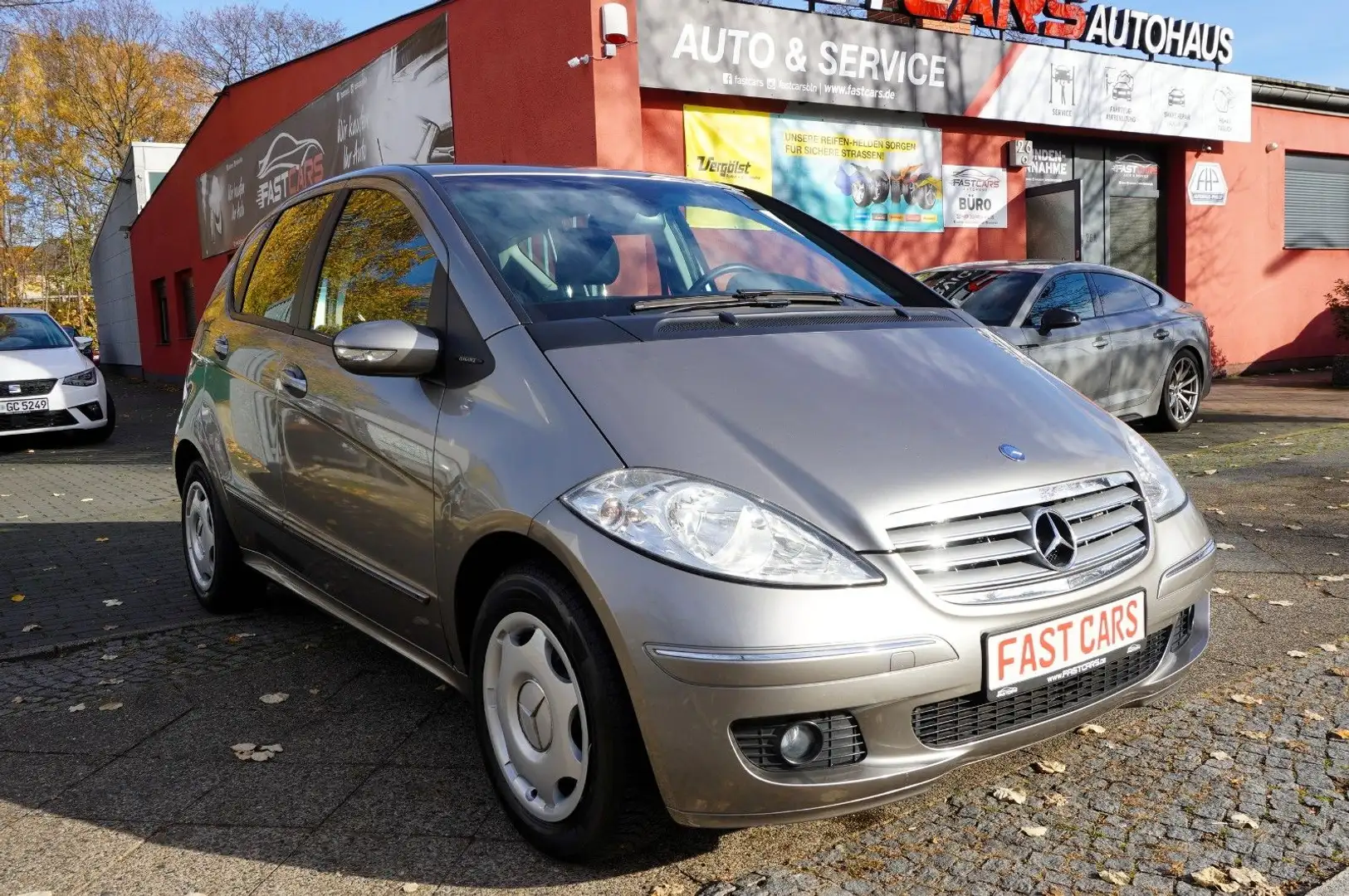 Mercedes-Benz A 170 Autm. Tempomat Klima SHZ PDC Grau - 2