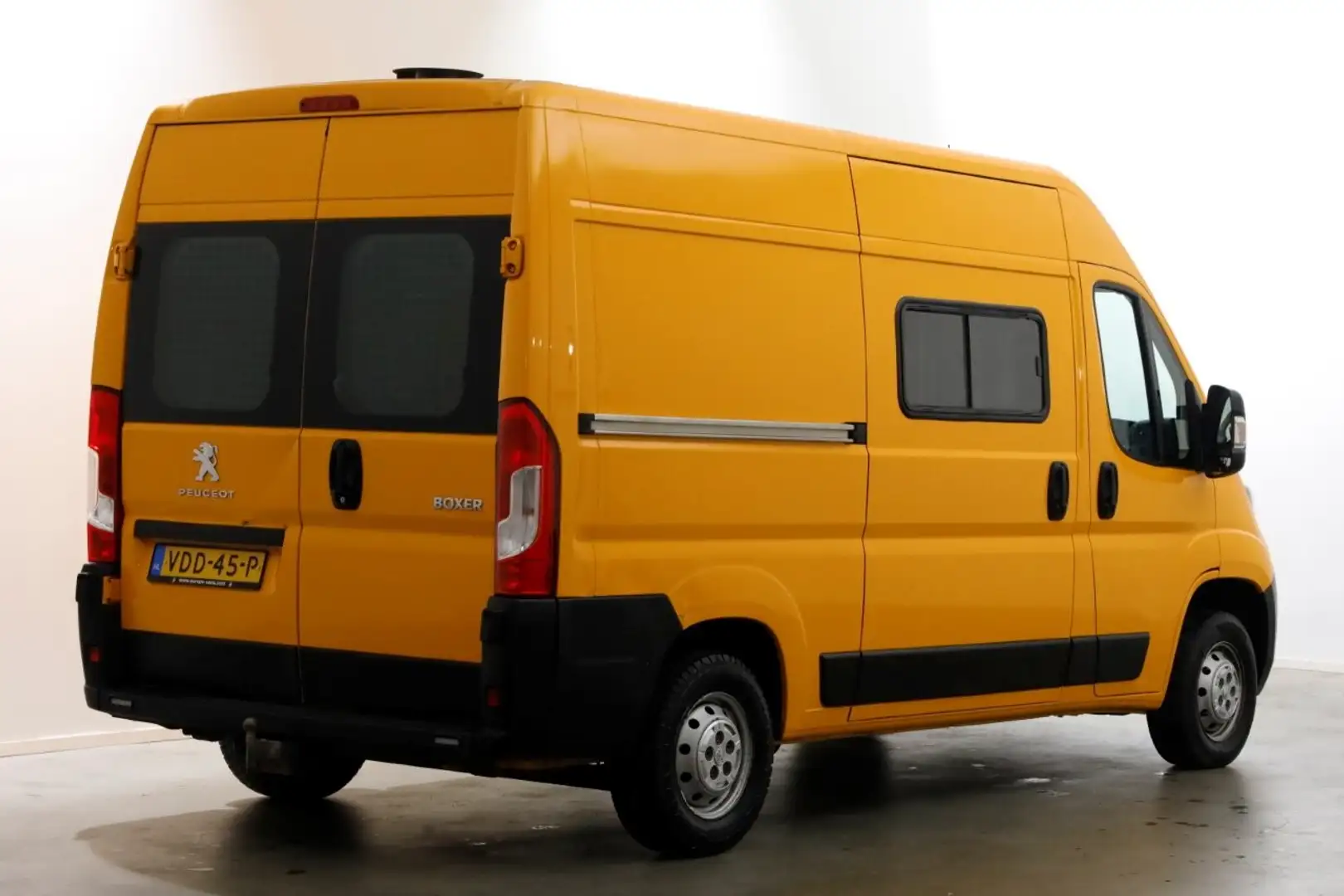 Peugeot Boxer 335 2.0 BlueHDI 130pk E6 L2H2 Premium Airco 10-201 Gelb - 2
