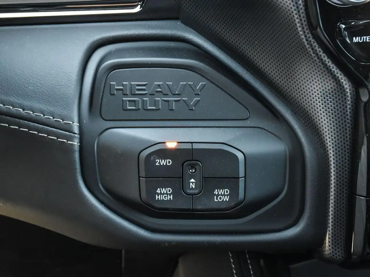 RAM 3500 снимка RAM 3500