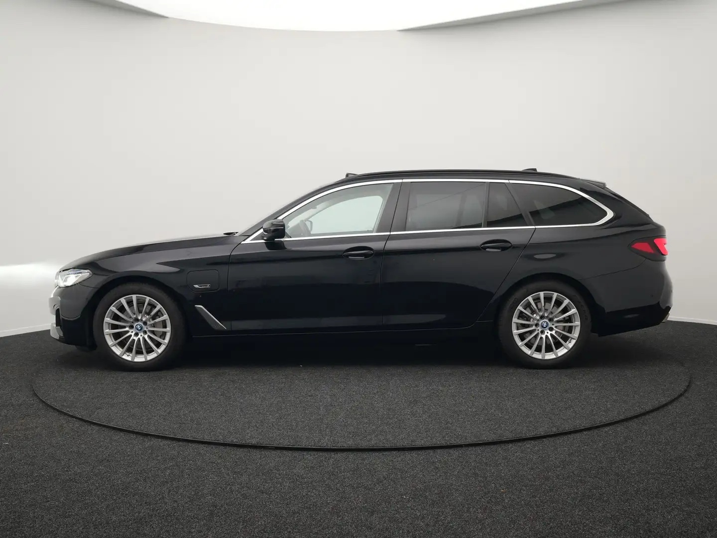 BMW 530 5-serie Touring 530e xDrive High Executive Plug In Czarny - 2