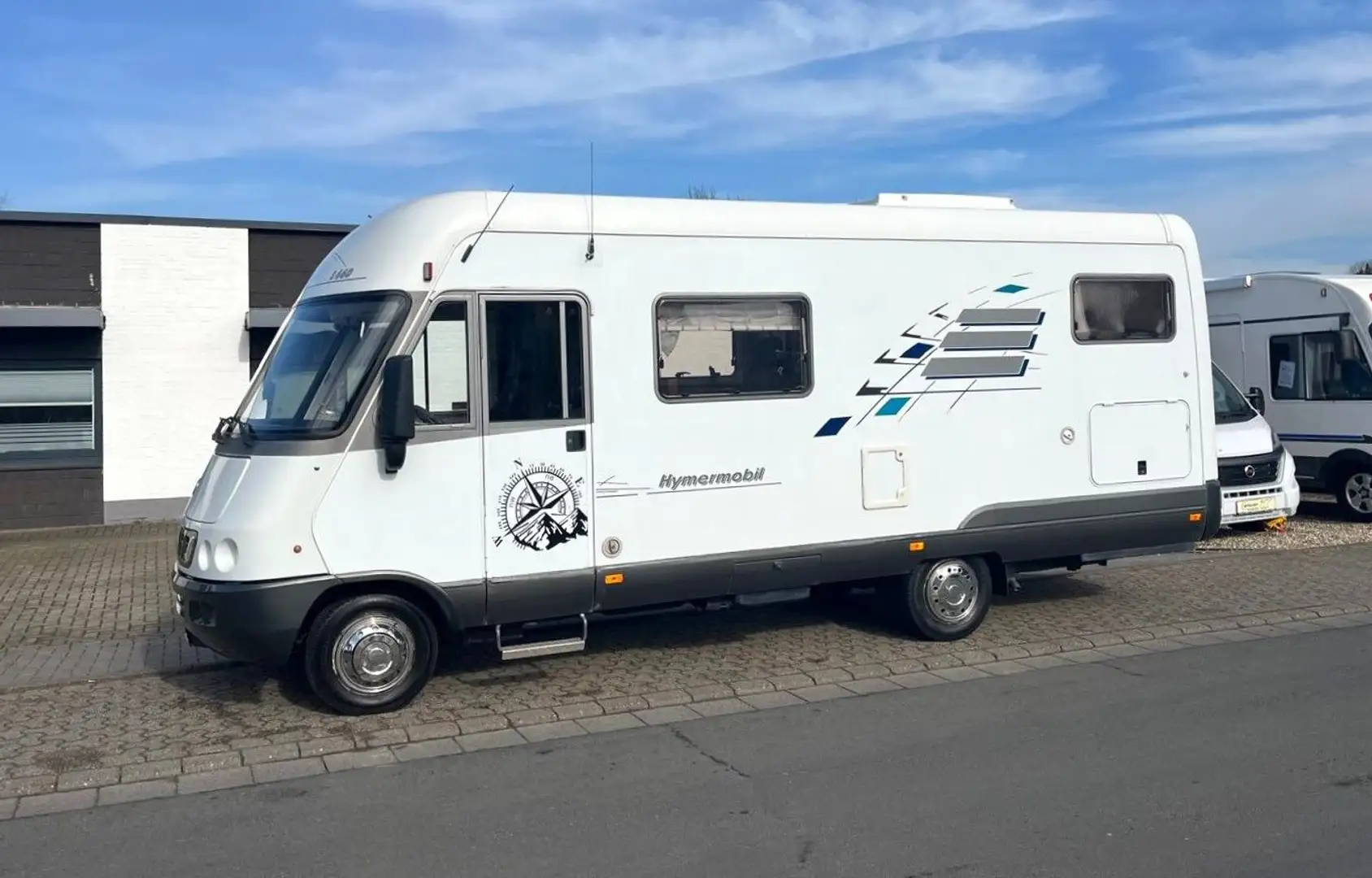 Hymer/Eriba S 660 - Fest/Hubbett - Automatik - Markise - AHK Wit - 1
