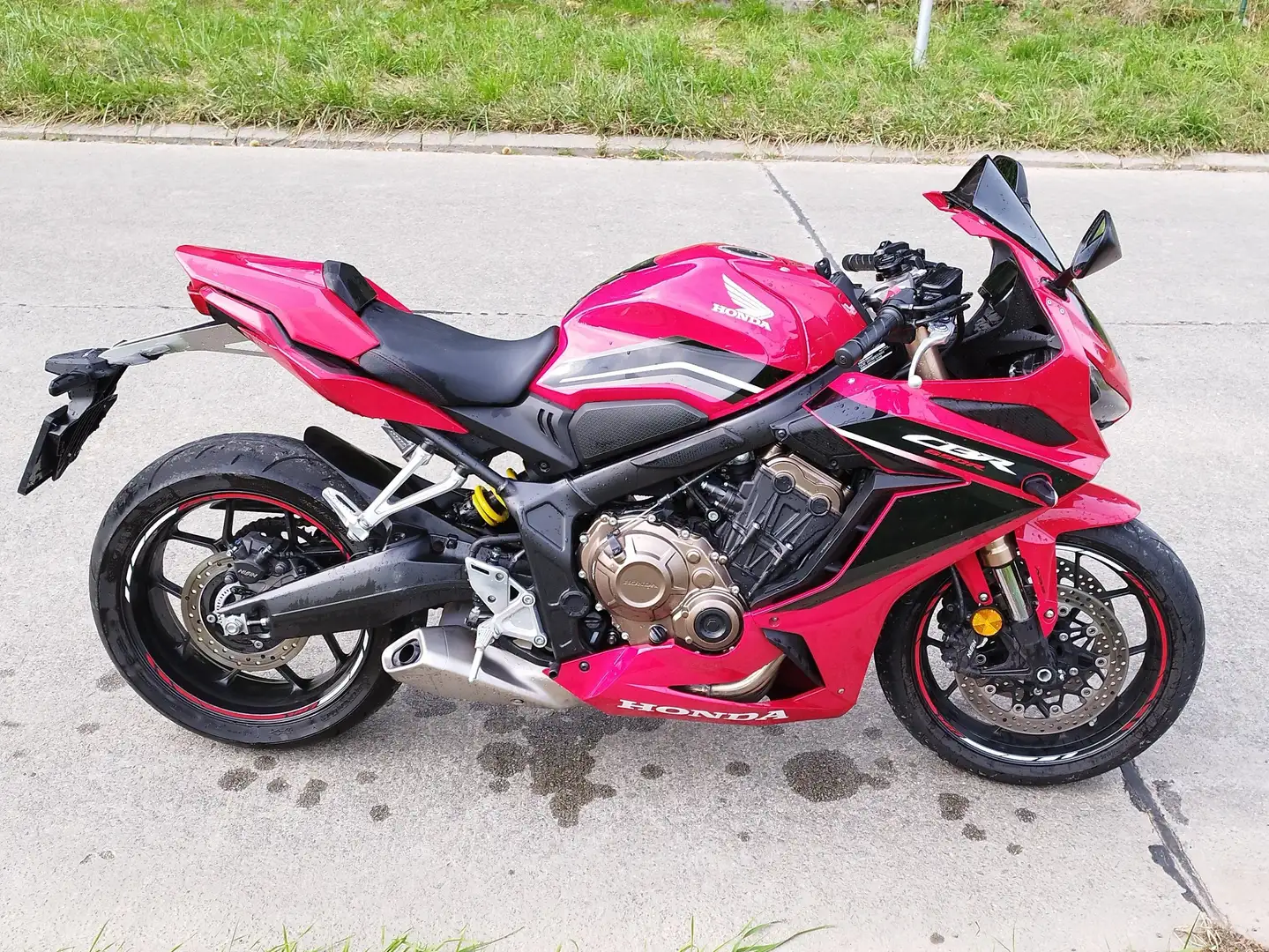 Honda CBR 650 Червоний - 1