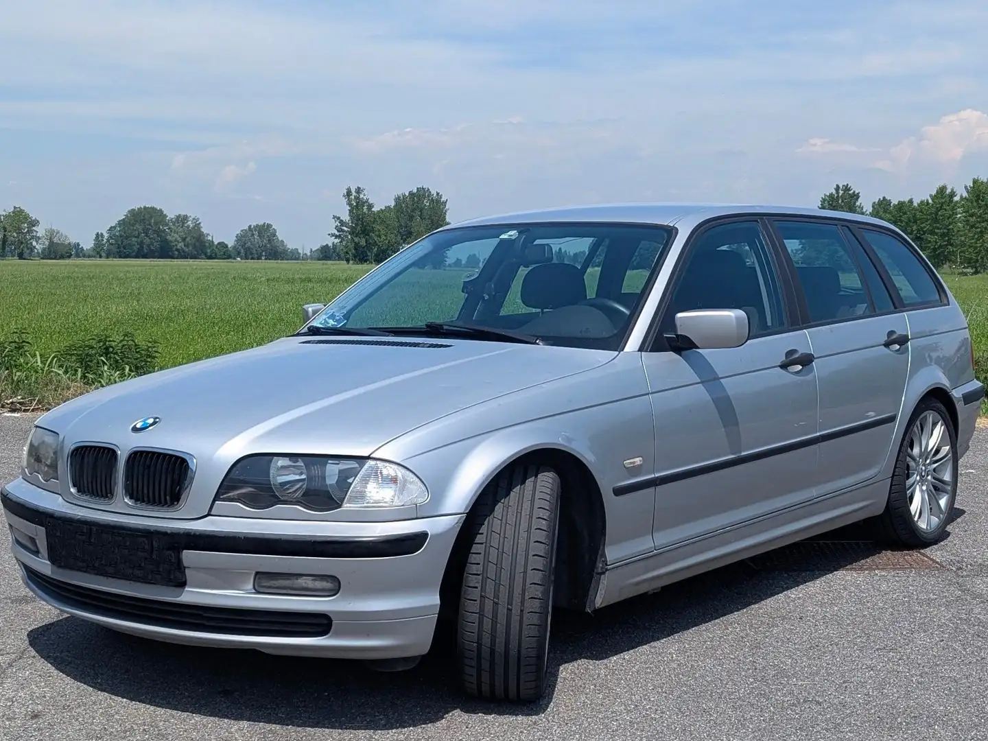BMW 318 318i Touring - 1