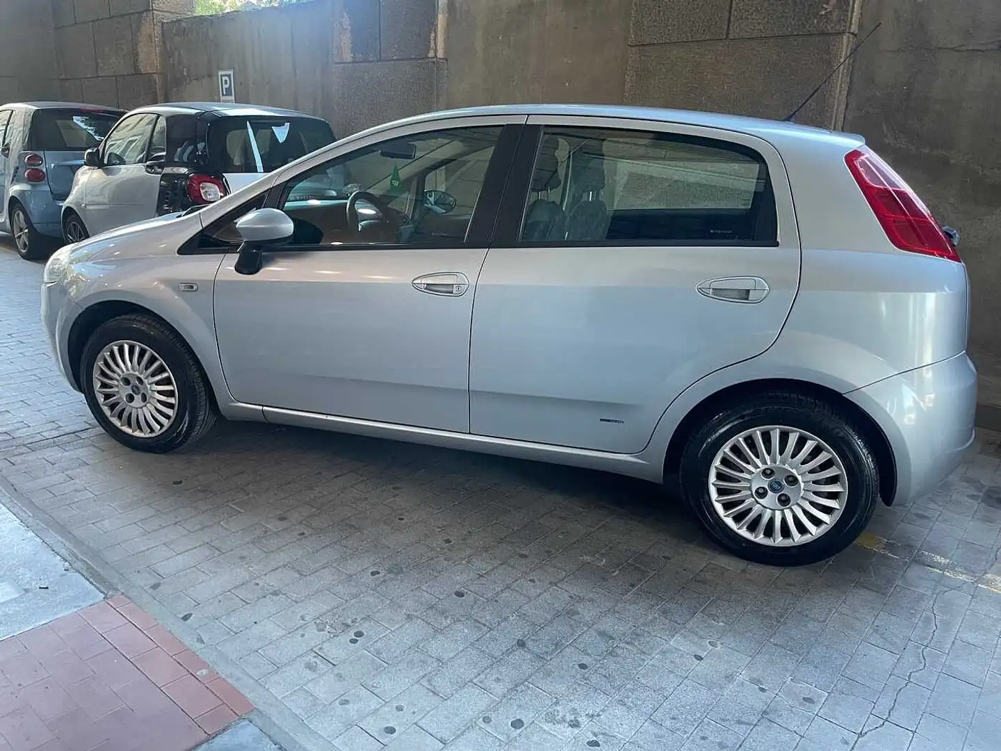 Fiat Grande Punto 1.4 5 porte Grigio - 2