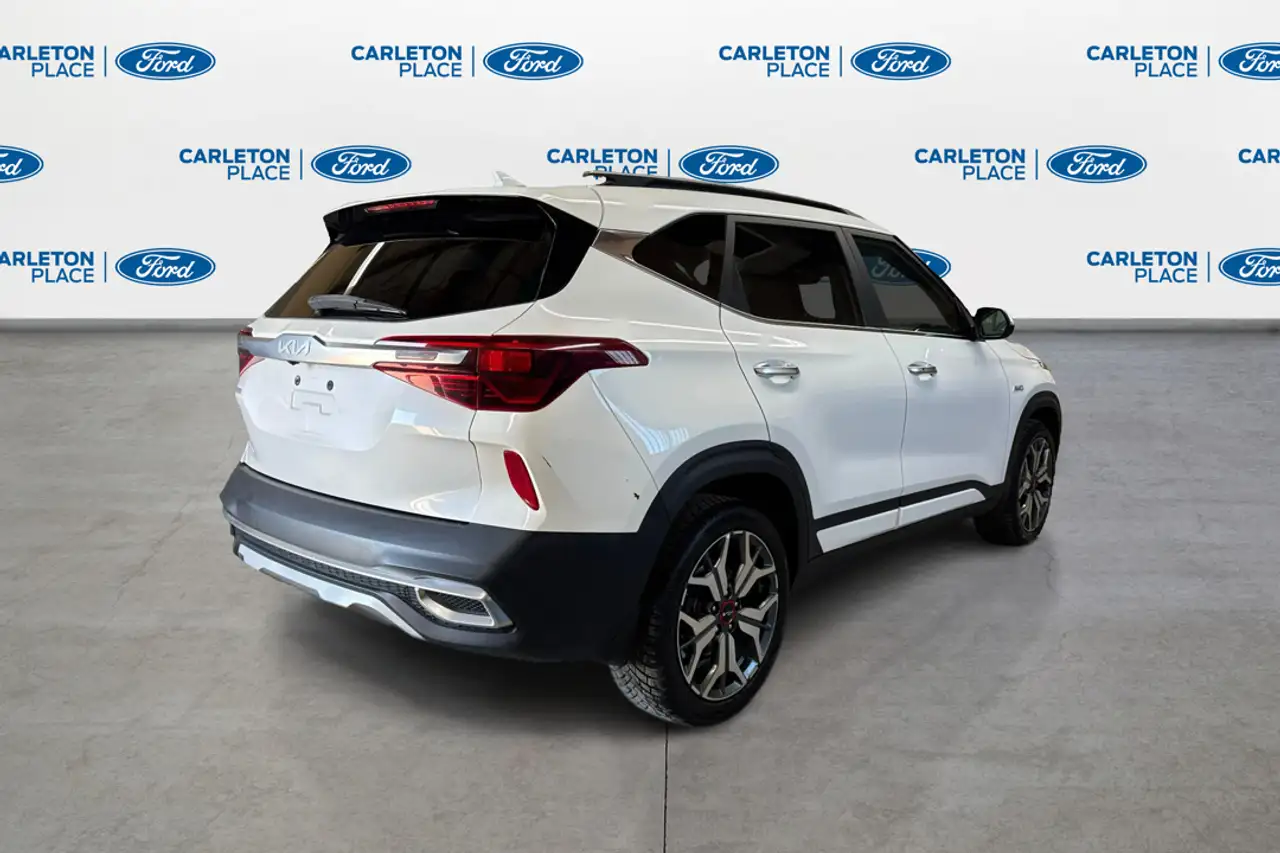 Kia Seltos photo Kia Seltos