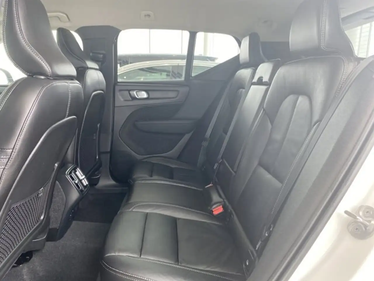 Volvo XC40 снимка Volvo XC40