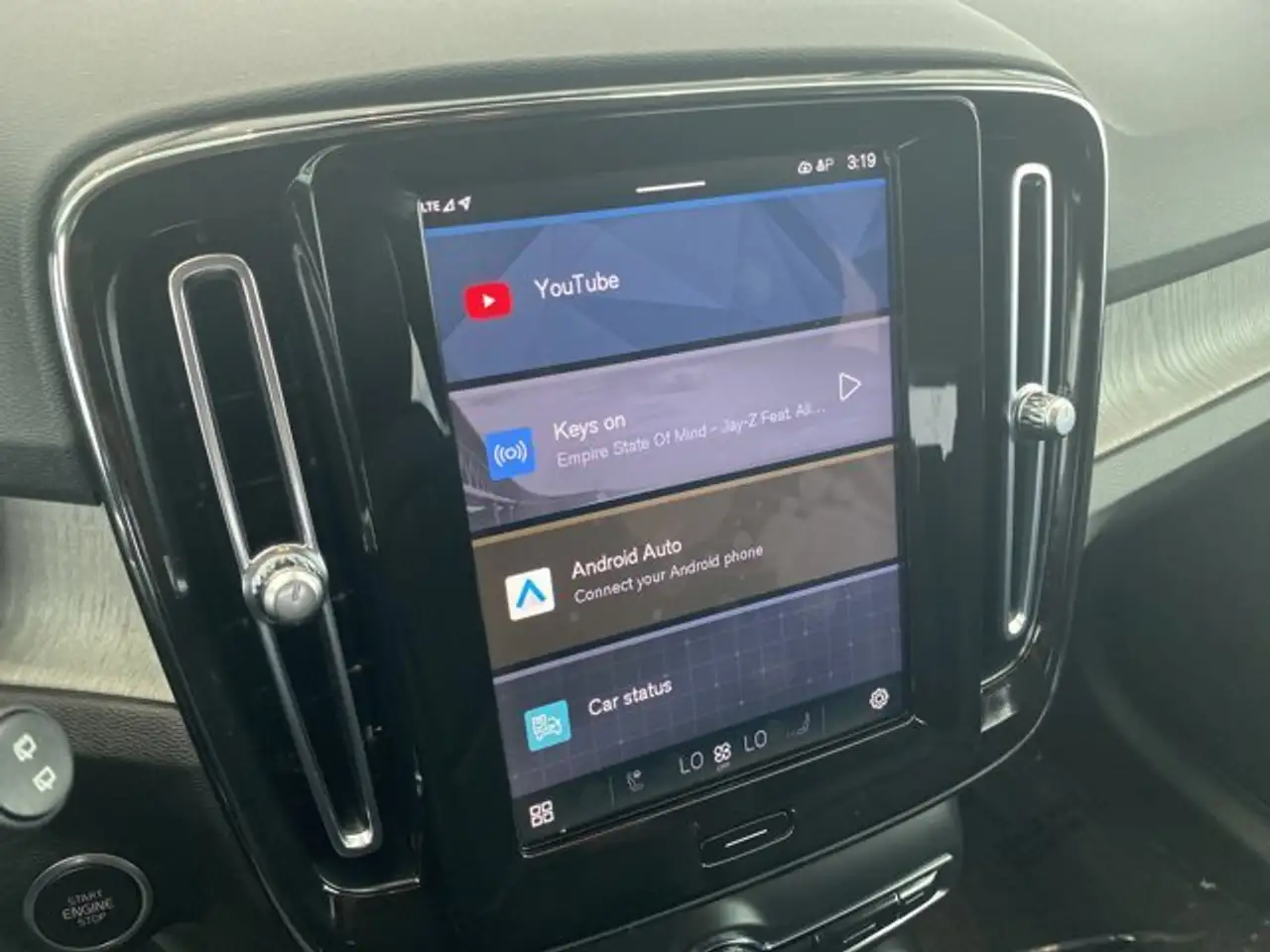 Volvo XC40 снимка Volvo XC40