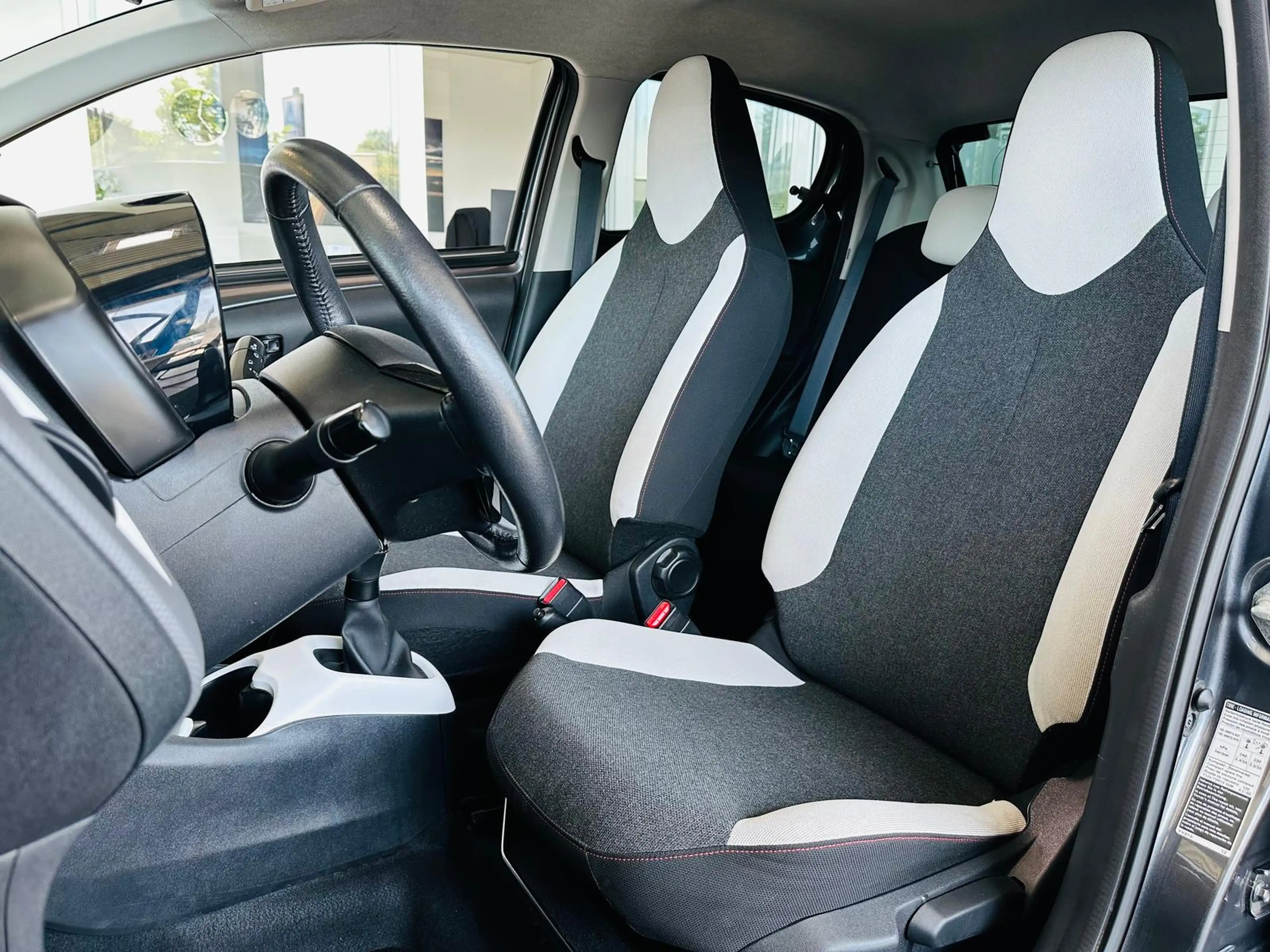 Citroen C1 1.0 VTi Millenium Klima CarPlay Tempomat — photo 9