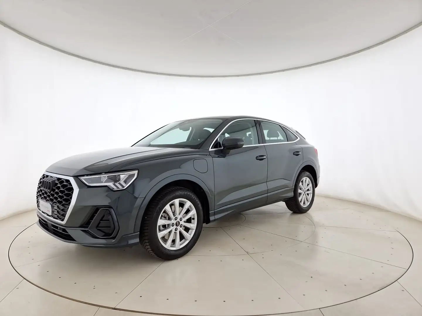 Audi Q3 sportback 45 1.4 tfsi e business plus s-tronic Grigio - 1