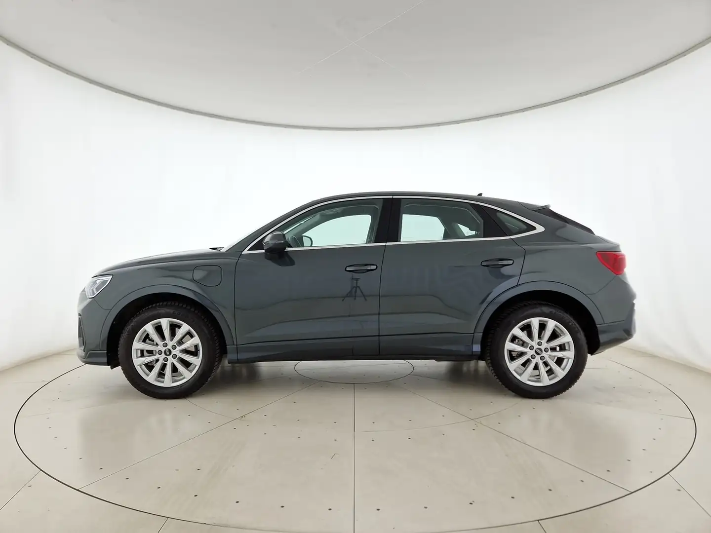Audi Q3 sportback 45 1.4 tfsi e business plus s-tronic Grigio - 2