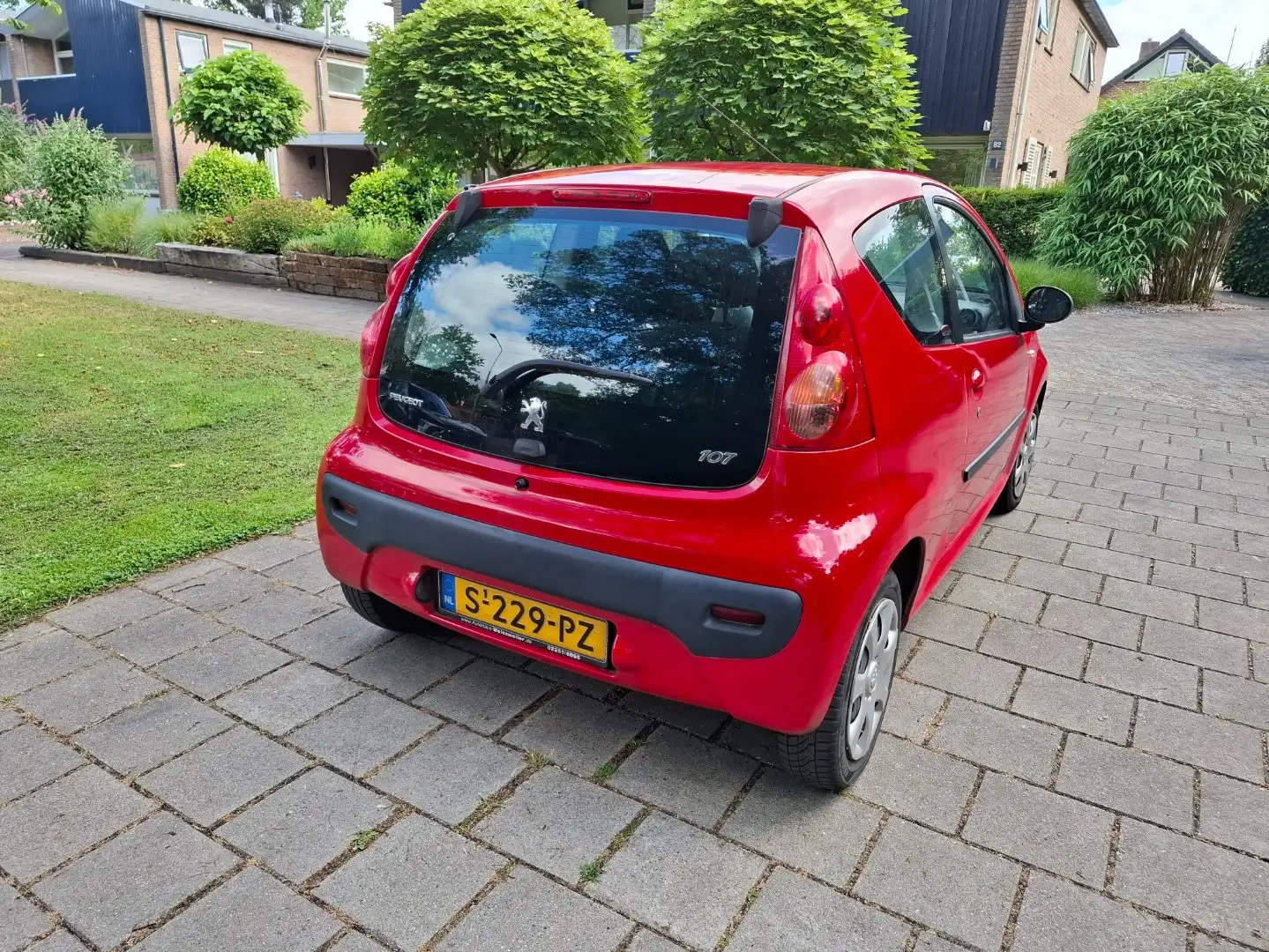 Peugeot 107 107 1.0-12V XR - 2