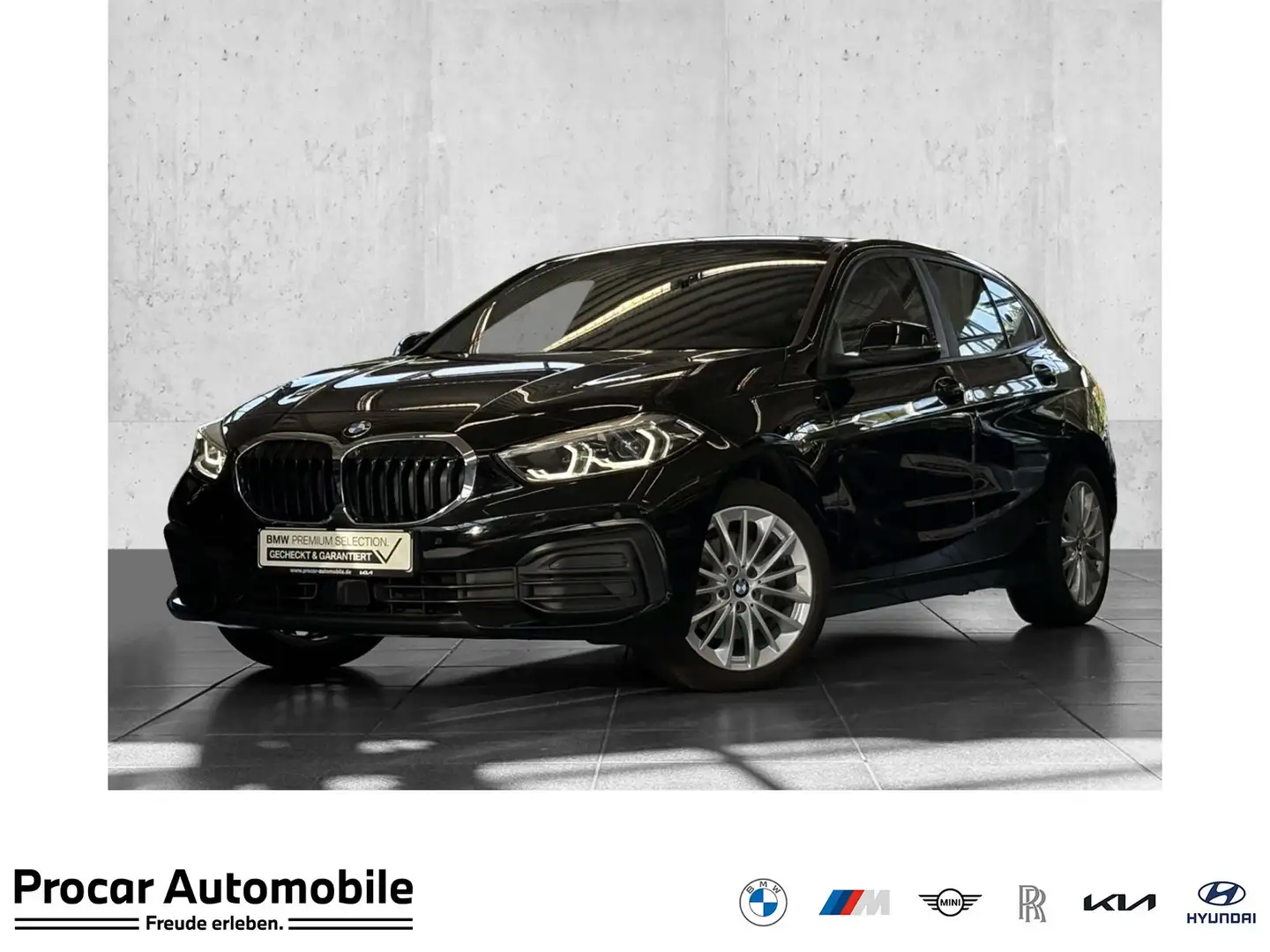 BMW 118 i Advantage LED PDC DAB Apple CarPlay Shz 17" LMR Zwart - 1