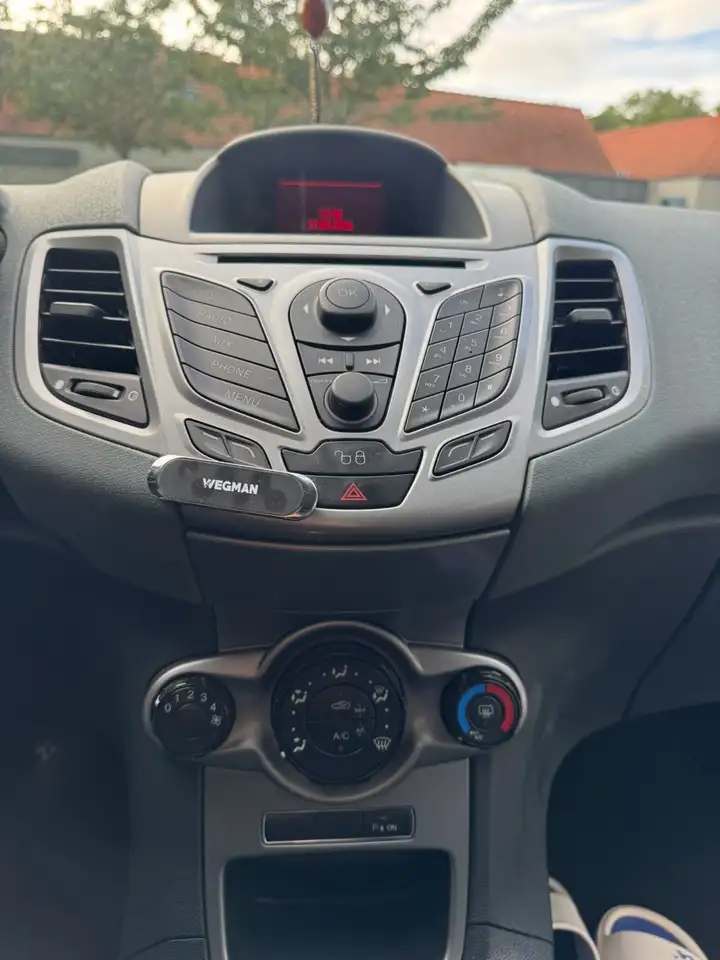 Ford Fiesta 5 portes — photo 10