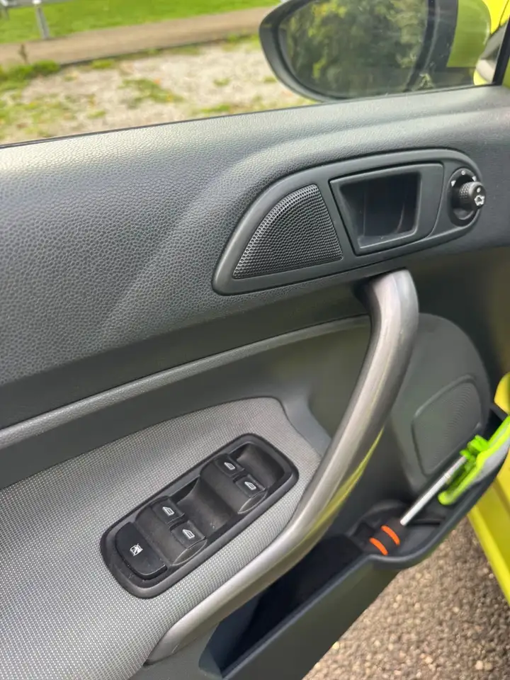 Ford Fiesta 5 portes — photo 12