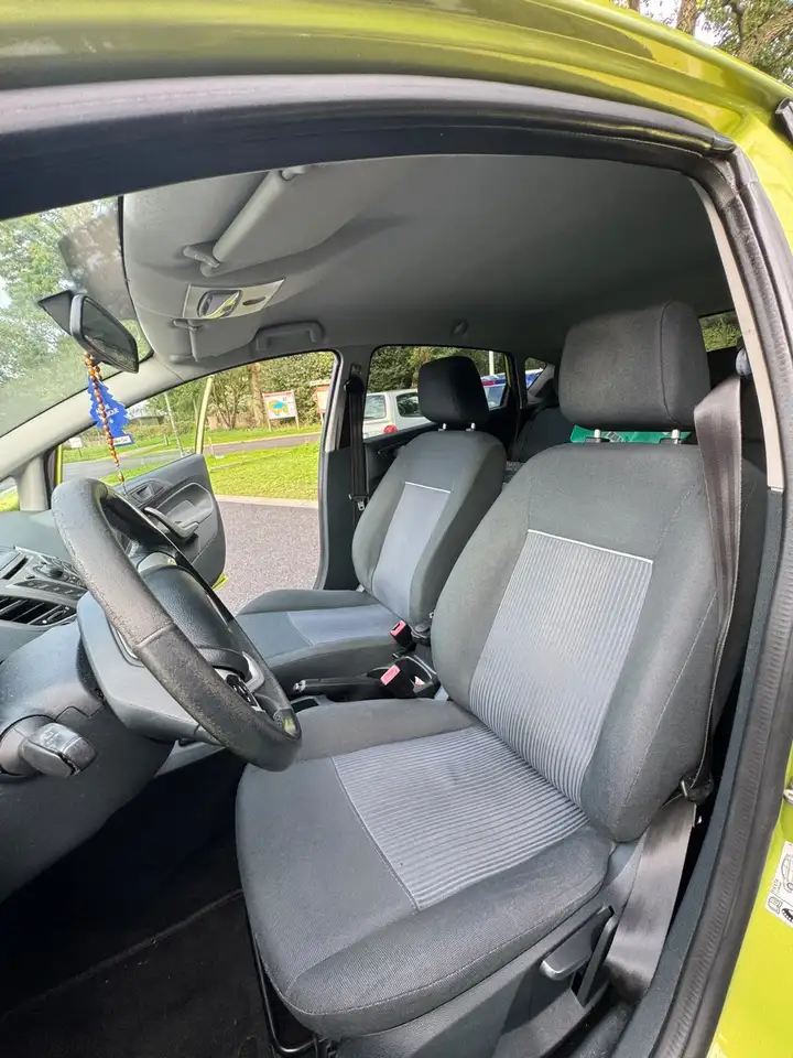 Ford Fiesta 5 portes — photo 8