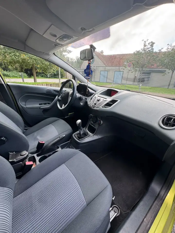 Ford Fiesta 5 portes — photo 15
