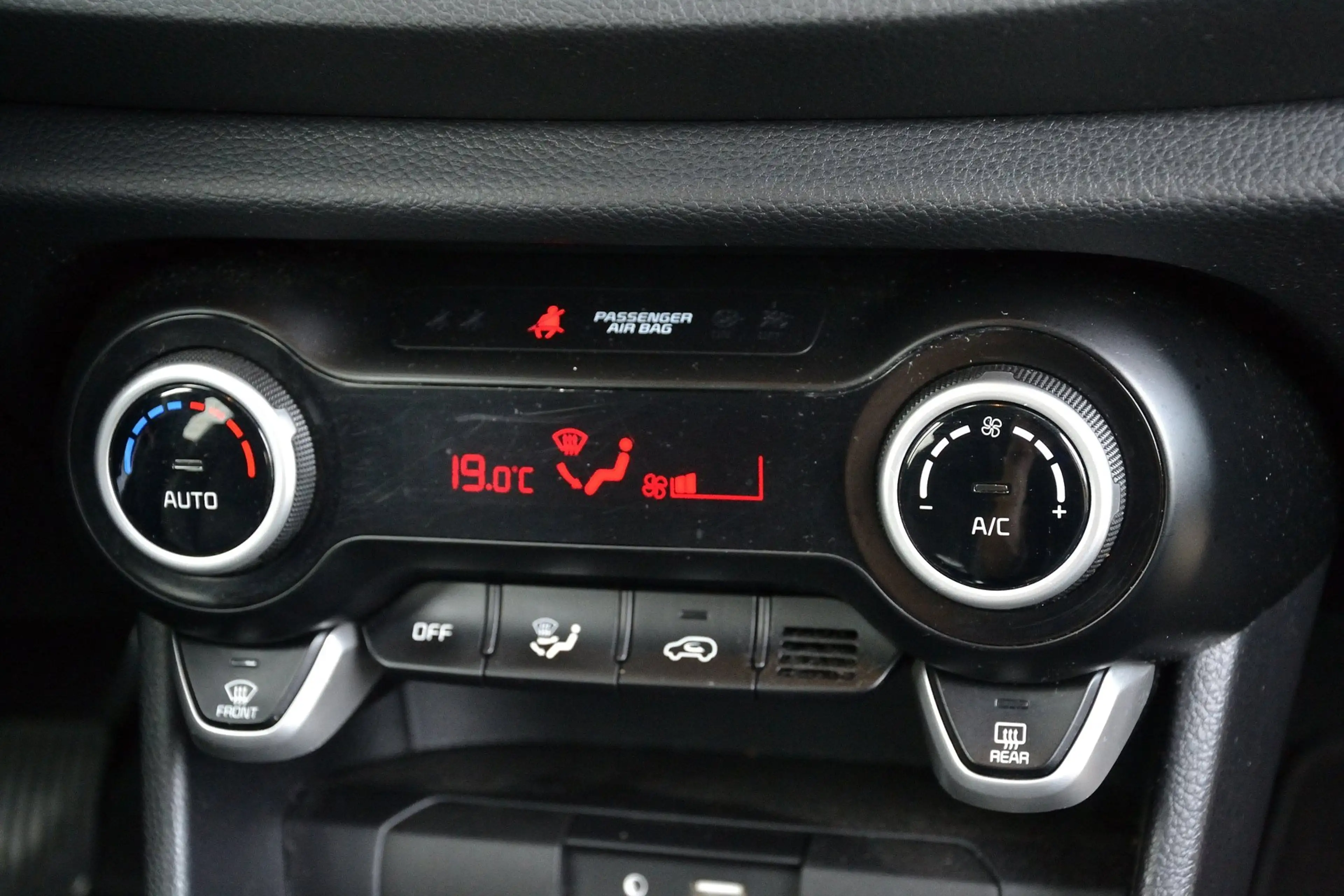Kia Picanto 1.0 CVVT Design Edition | Navigatie | Achteruitrij — photo 14