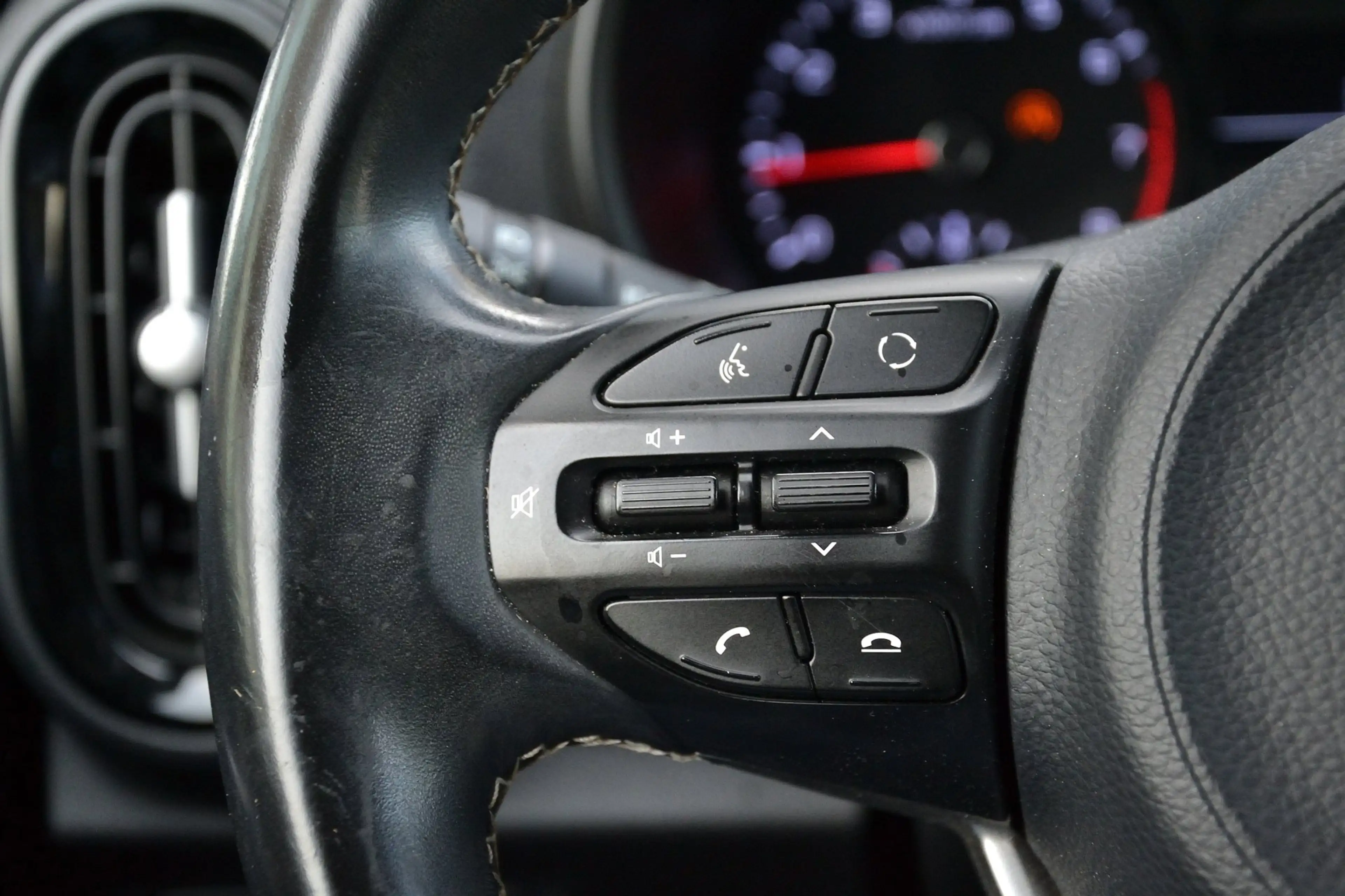 Kia Picanto 1.0 CVVT Design Edition | Navigatie | Achteruitrij — photo 16