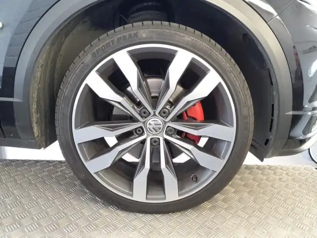 Volkswagen T-Roc view 10
