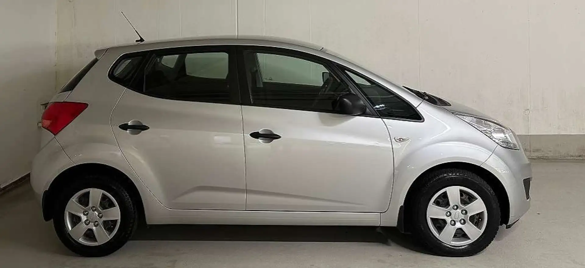 Kia Venga 1.4 CVVT EX Easy Grau - 2