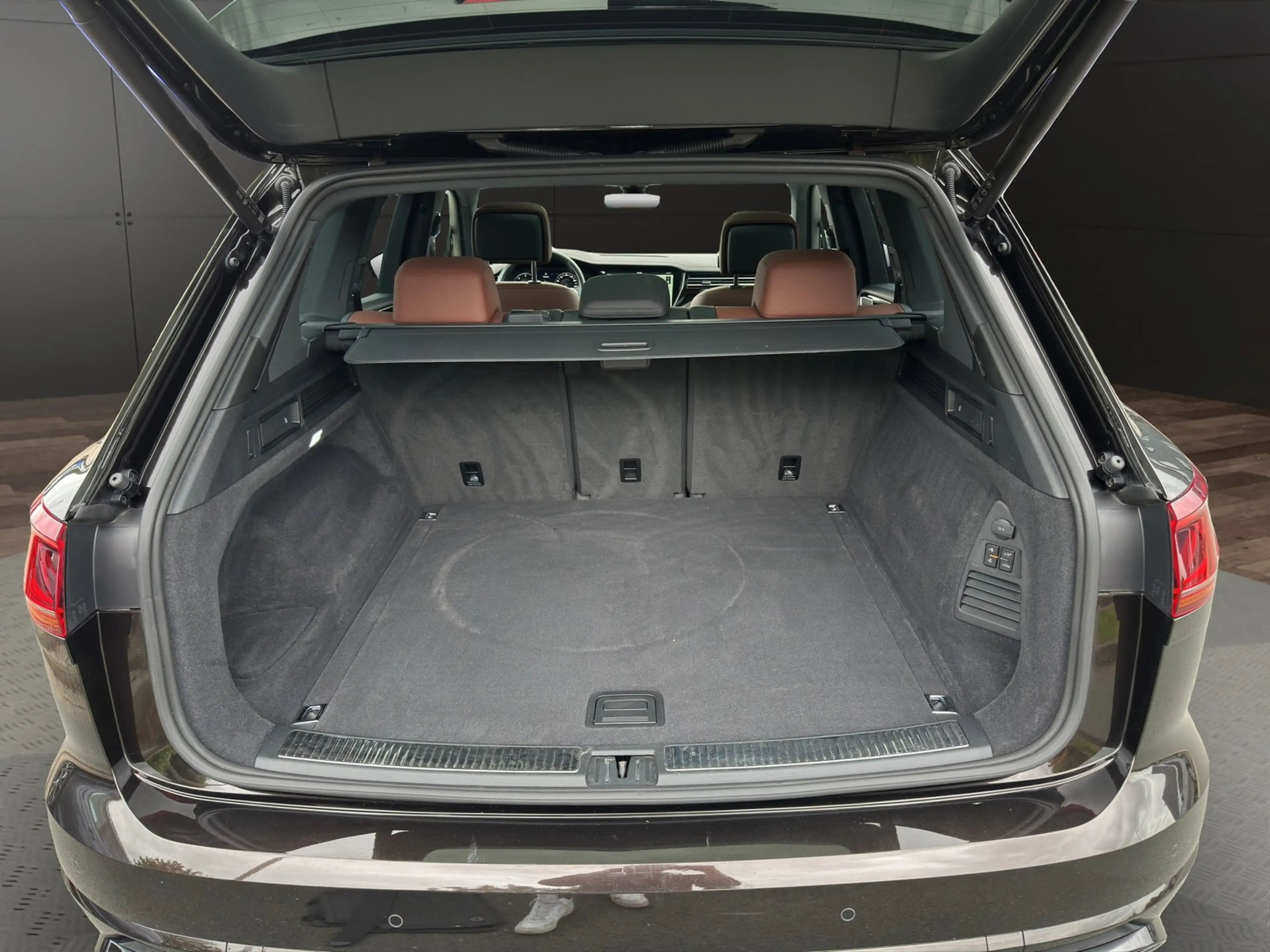 Volkswagen Touareg 3.0TDI V6 4Motion Atmosphere AHK+NAVI — photo 15