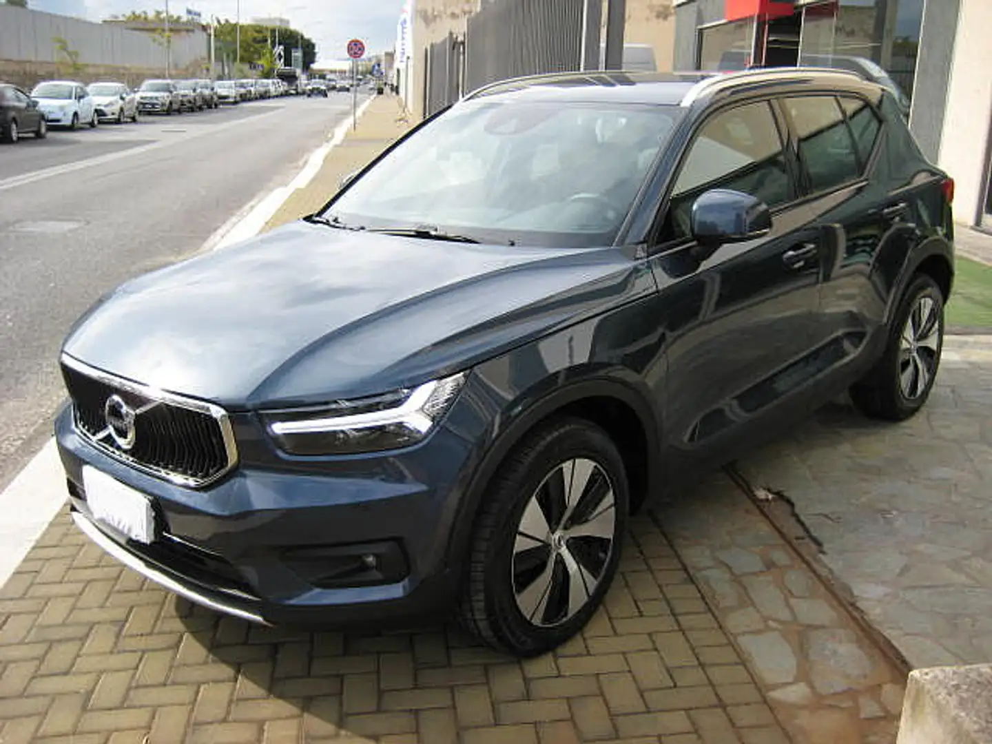 Volvo XC40 Momentum Pro, D3 automatico Bleu - 2