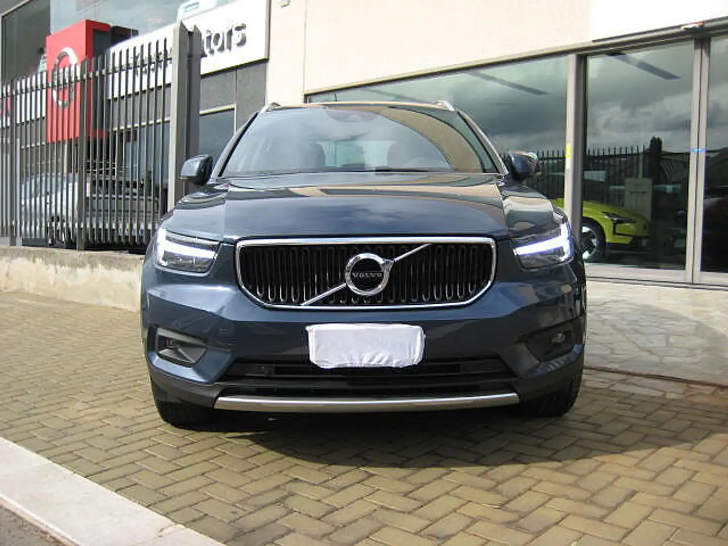 Volvo XC40 Momentum Pro, D3 automatico Bleu - 1