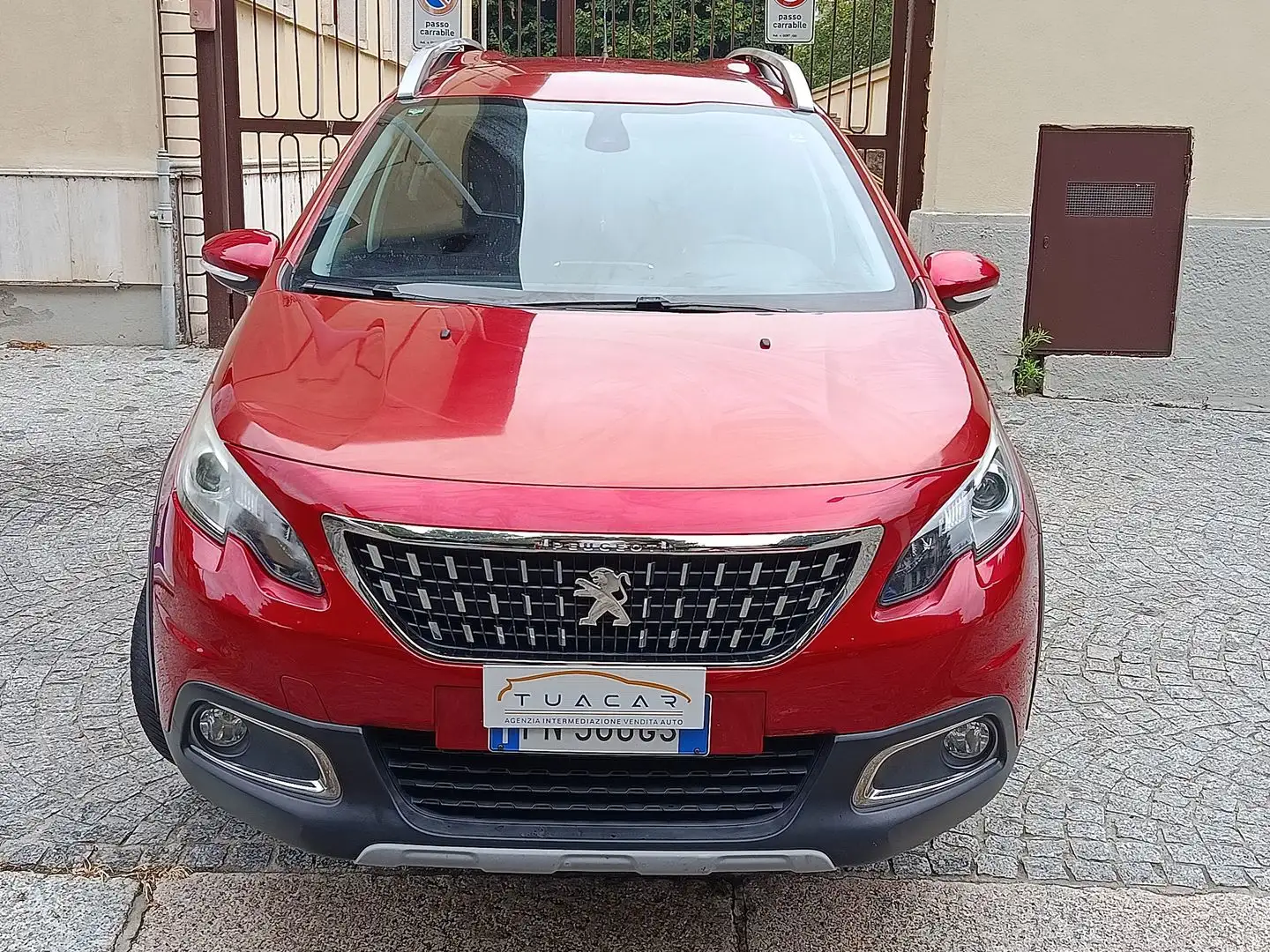 Peugeot 2008 Allure 1.2 PureTech 82 Rosso - 2