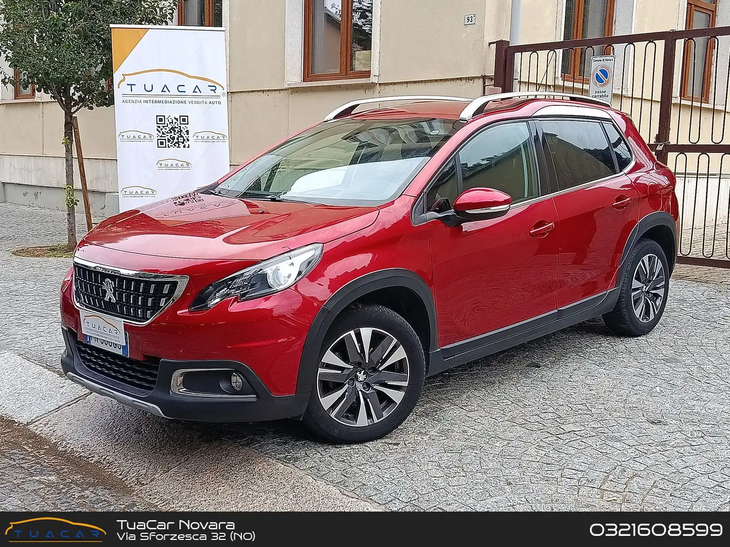 Peugeot 2008 Allure 1.2 PureTech 82 Rosso - 1